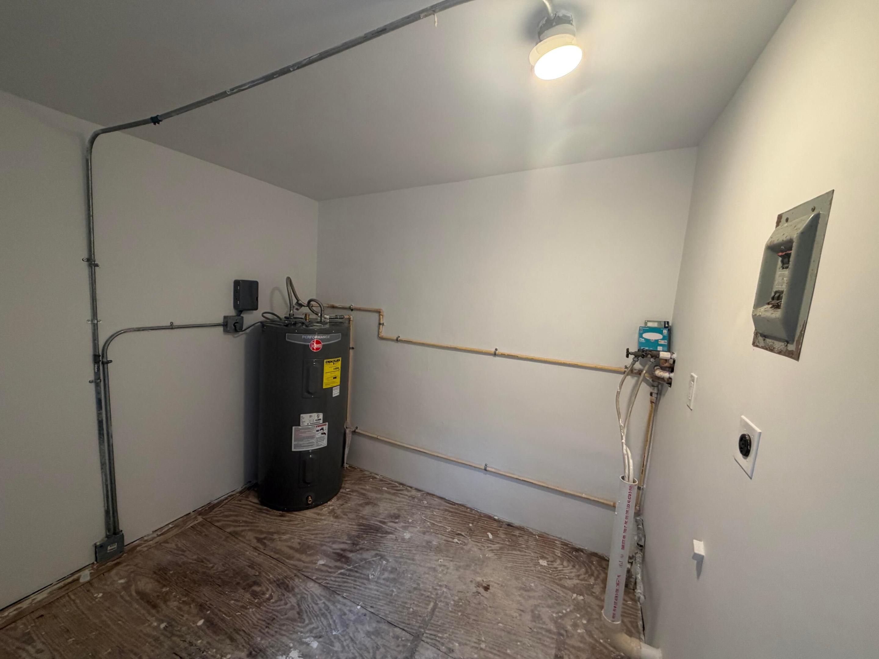 DANIA HEIGHTS EXT - Residential