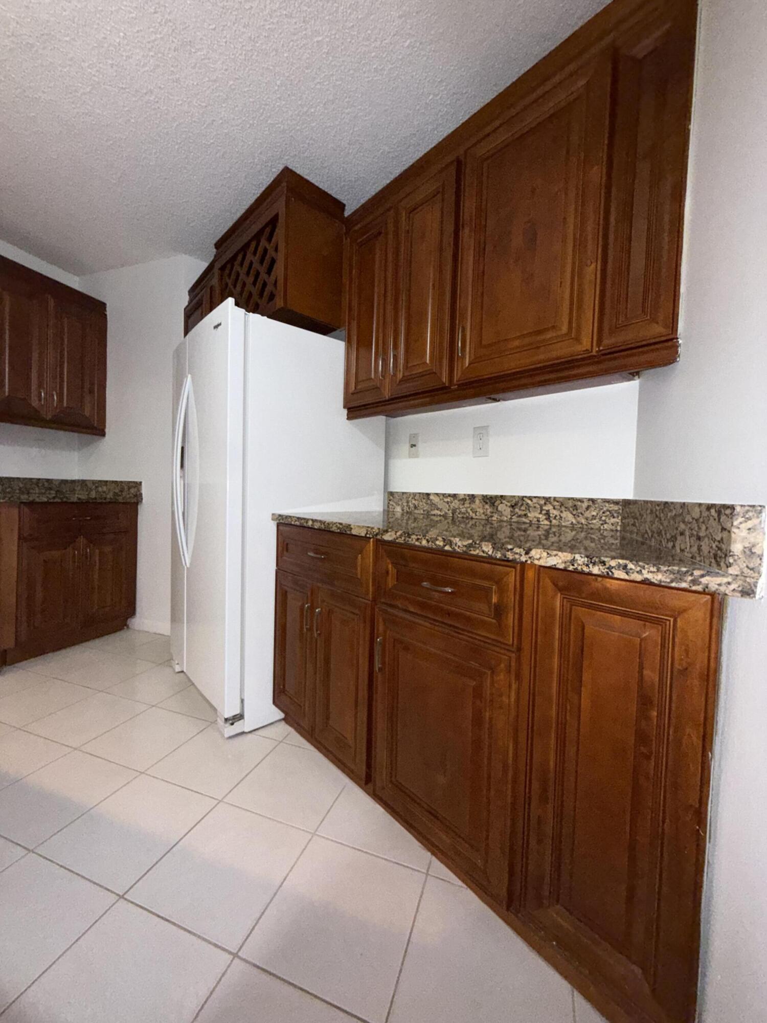 SOMERSET - Residential Lease