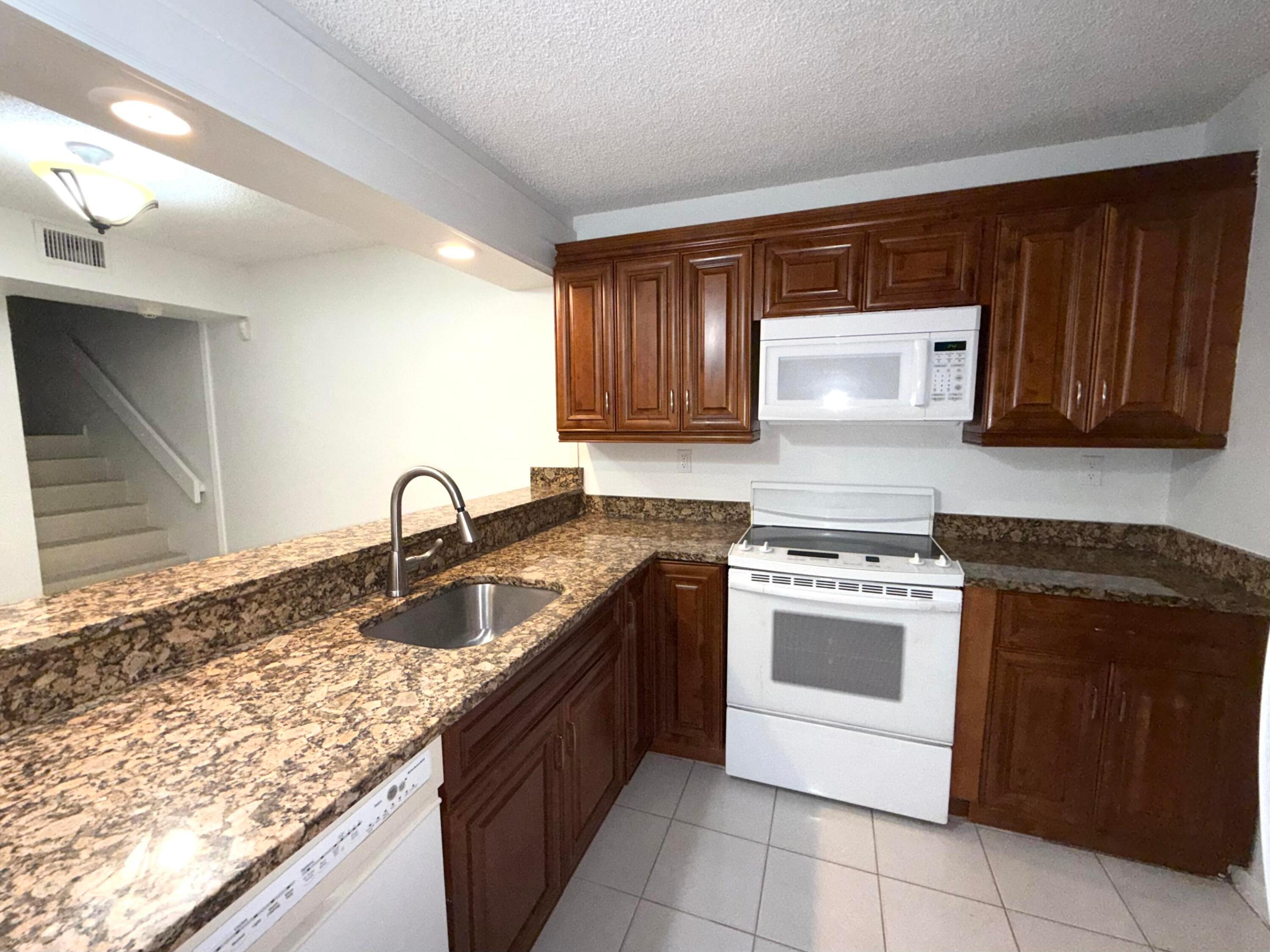 SOMERSET - Residential Lease
