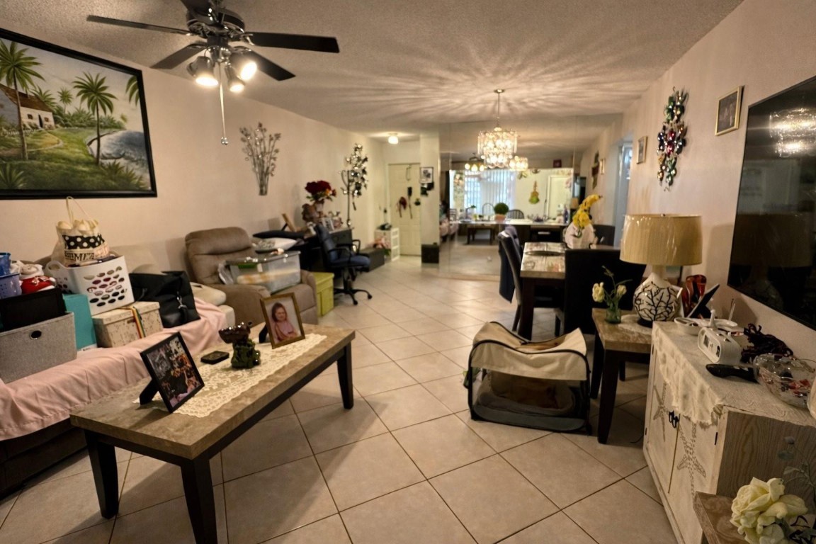 SUNRISE LAKES - Residential