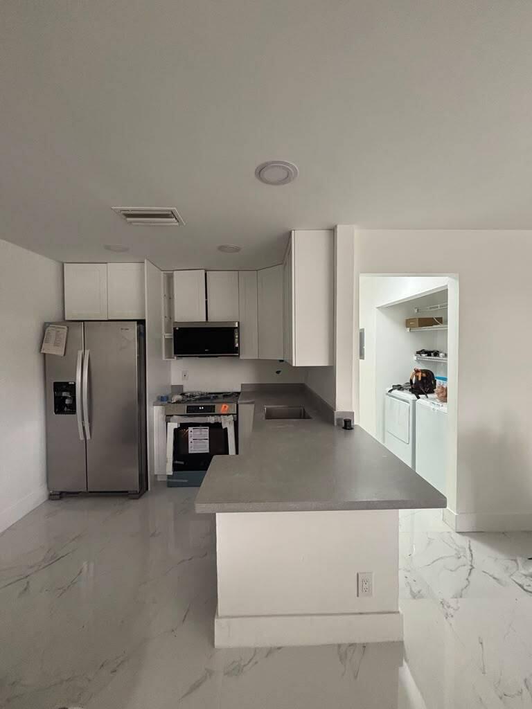 COUNTRY PARK CONDO - Residential Lease