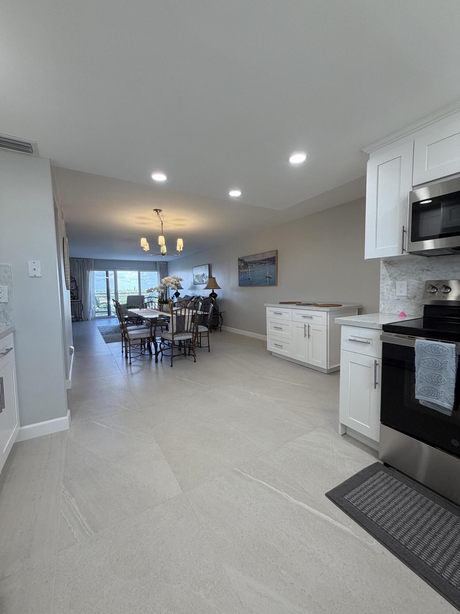 HILLSBORO ISLAND HOUSE CONDO - Residential Lease
