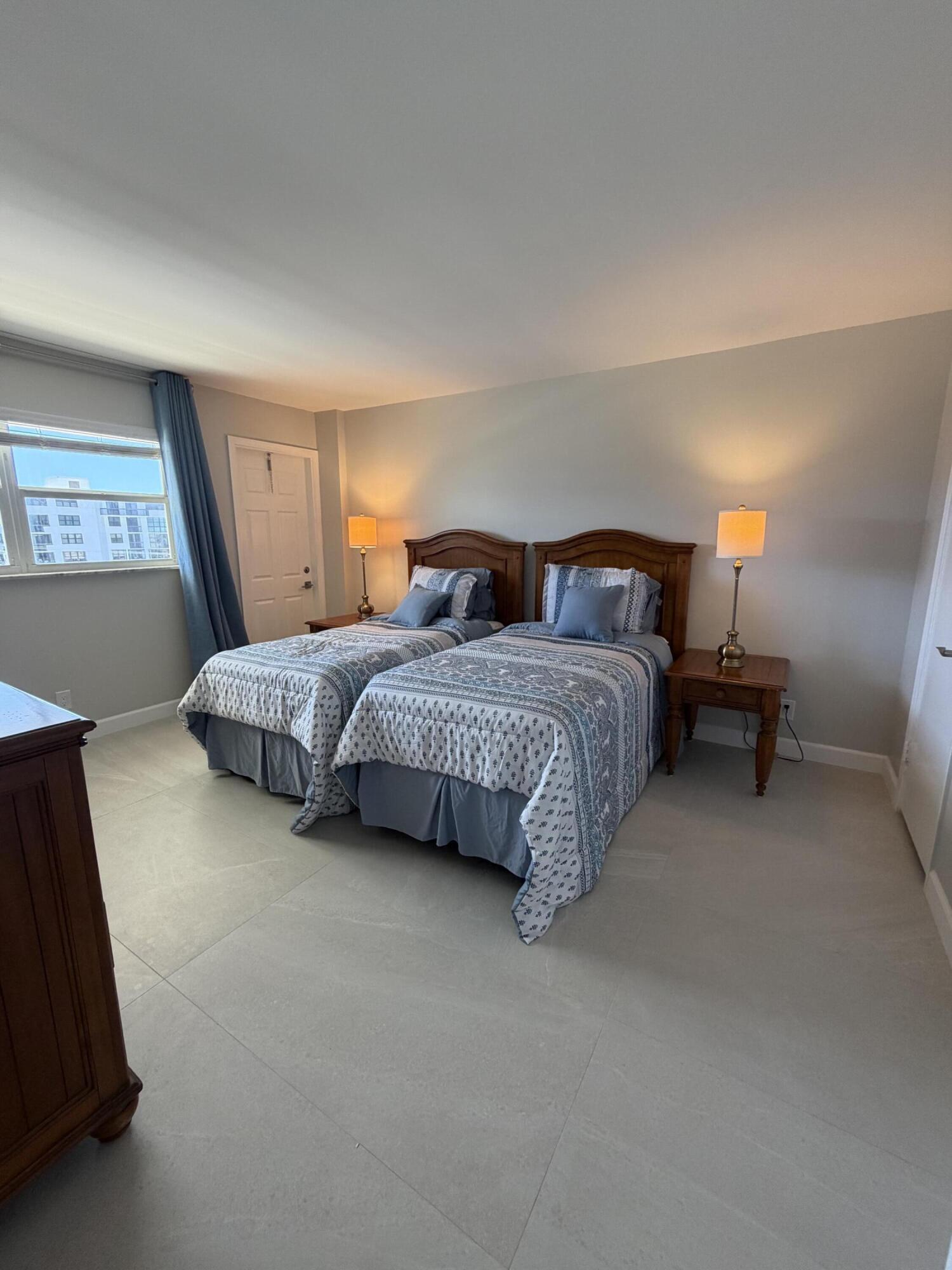 HILLSBORO ISLAND HOUSE CONDO - Residential Lease