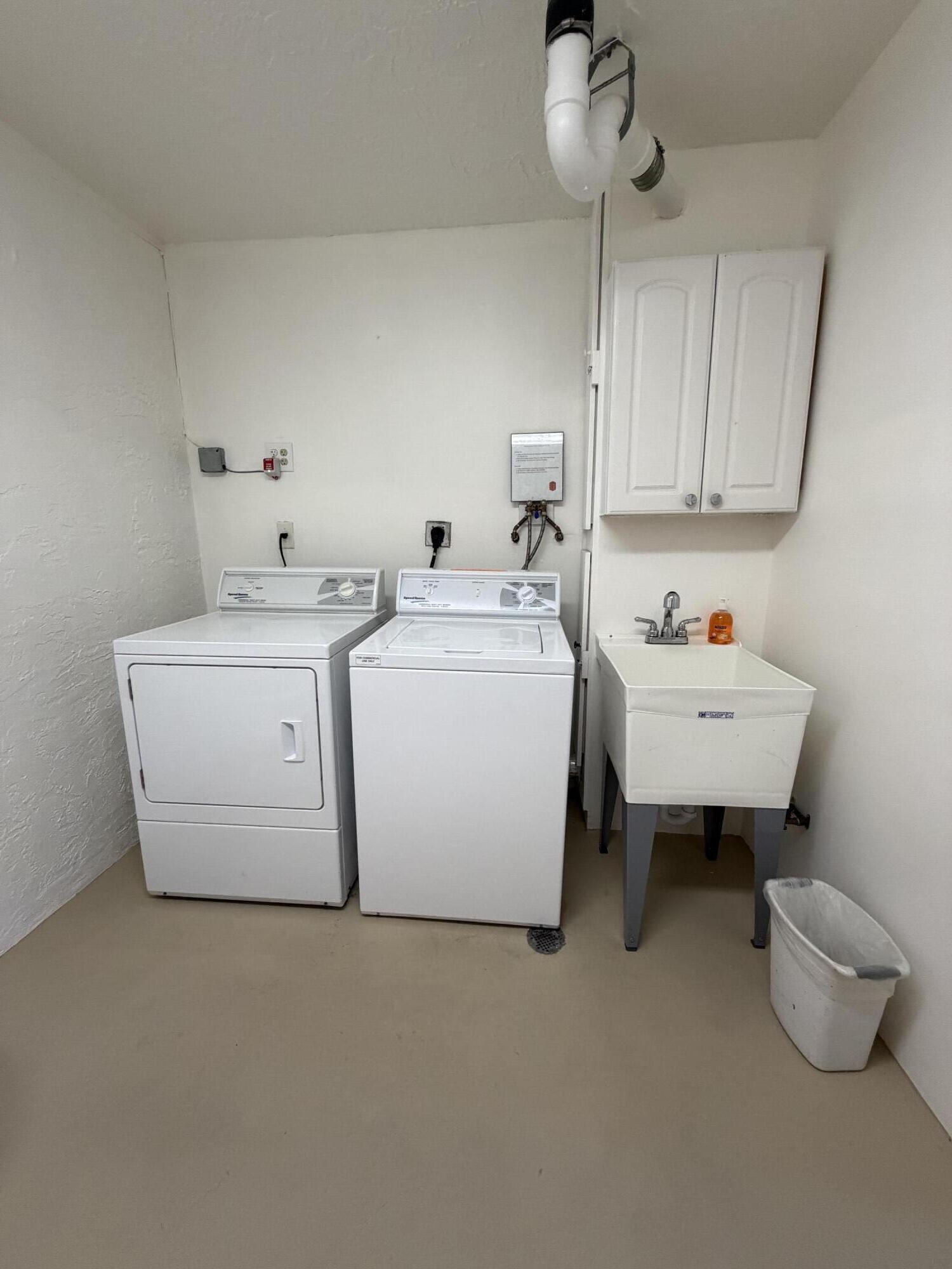 HILLSBORO ISLAND HOUSE CONDO - Residential Lease
