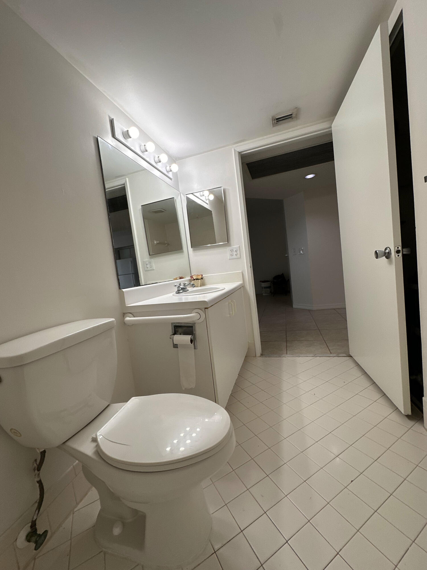 SUFFOLK AT CENTURY VILLAGE - Residential