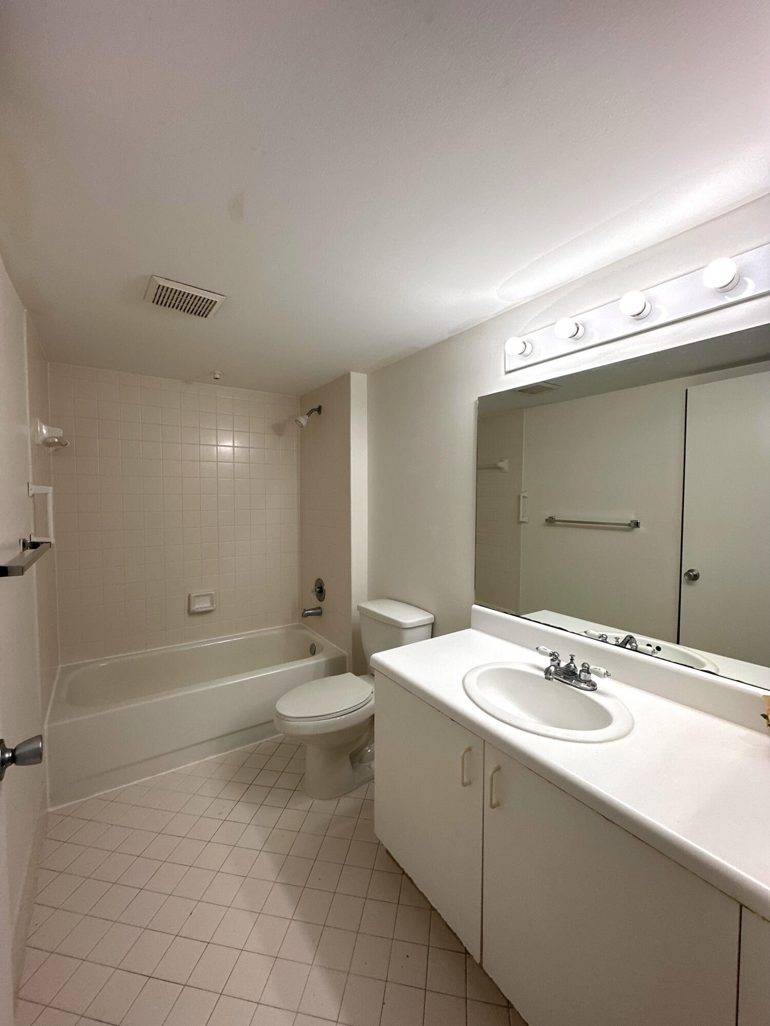 SUFFOLK AT CENTURY VILLAGE - Residential