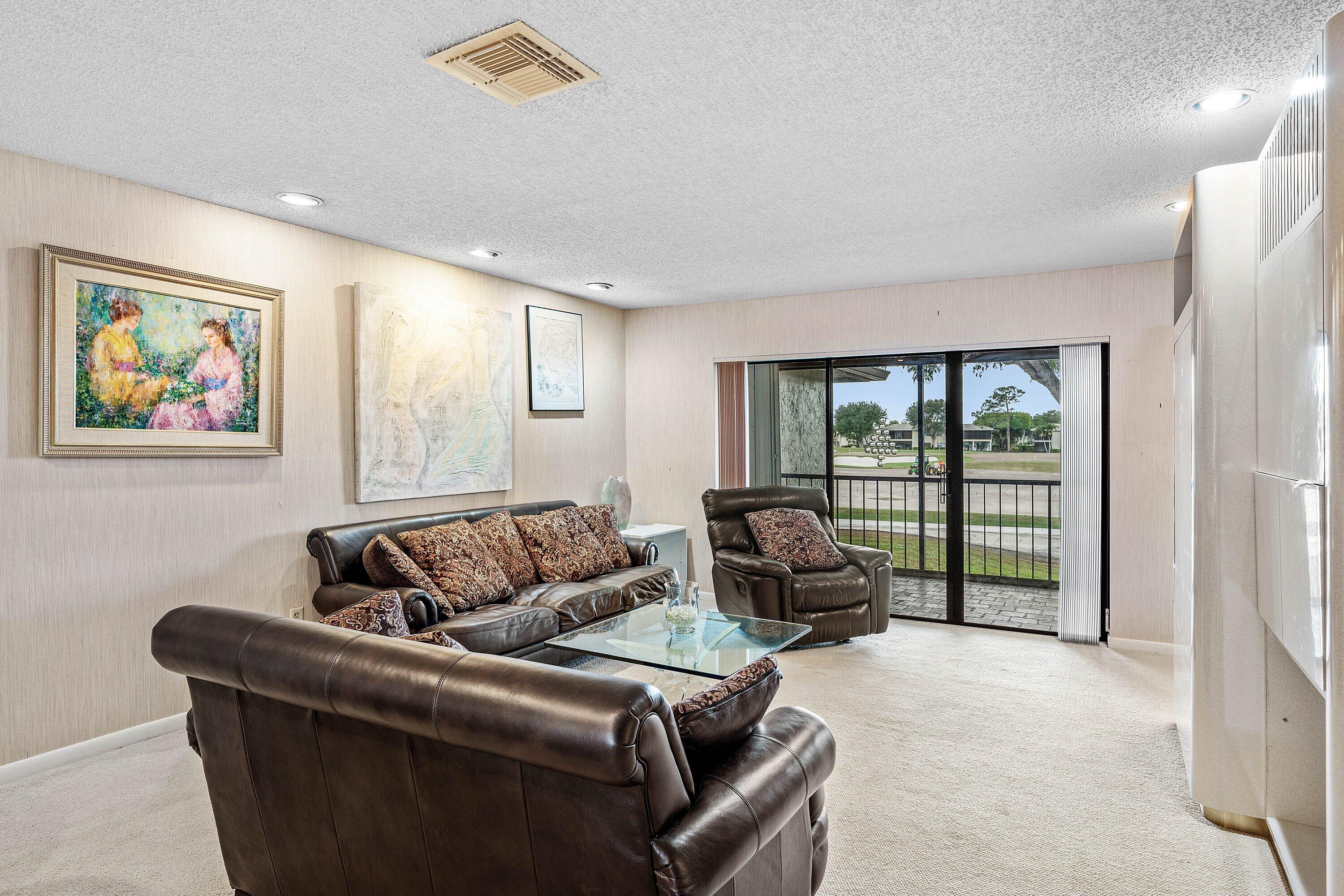 SOUTHPORT AT HUNTERS RUN CONDO - Residential