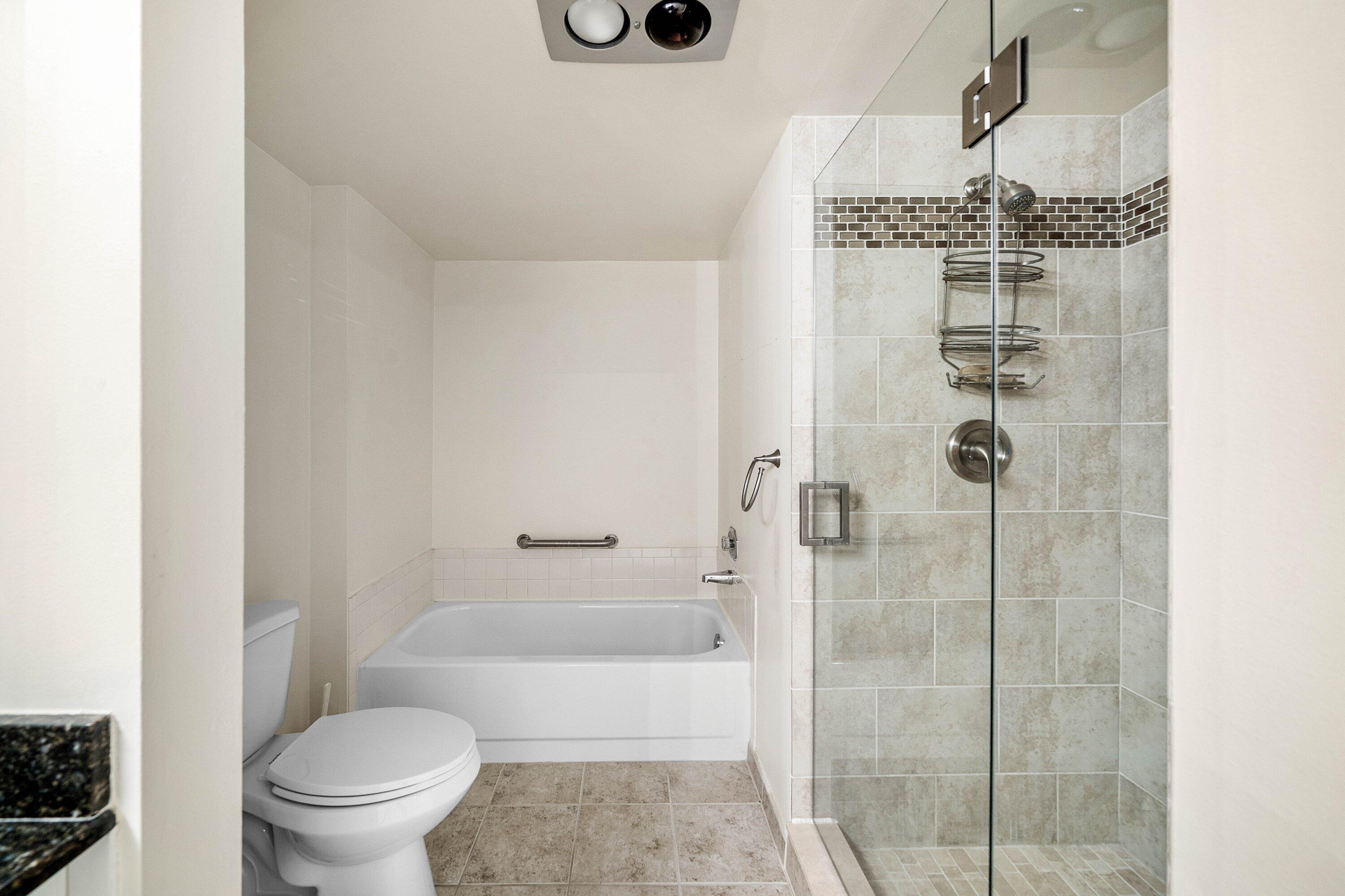 SOUTHPORT AT HUNTERS RUN CONDO - Residential