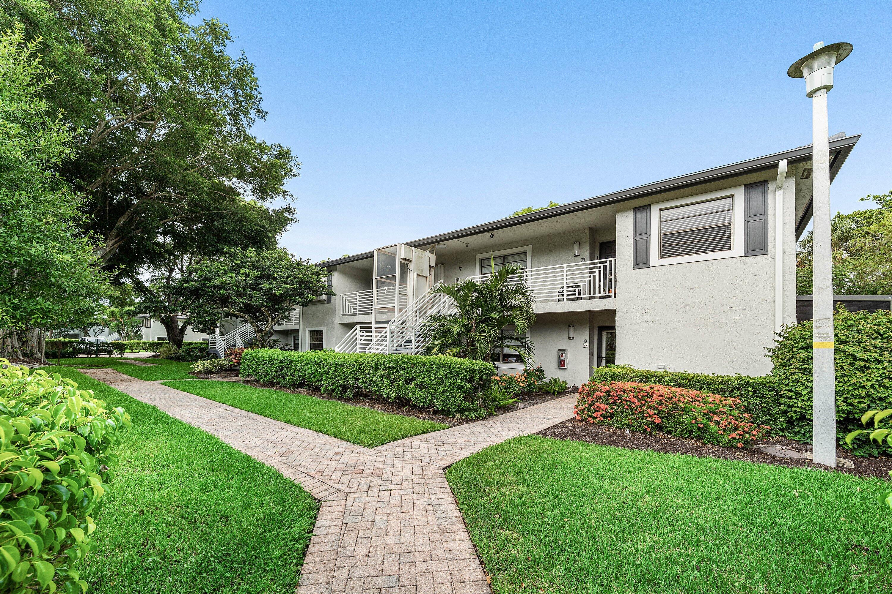 SOUTHPORT AT HUNTERS RUN CONDO - Residential