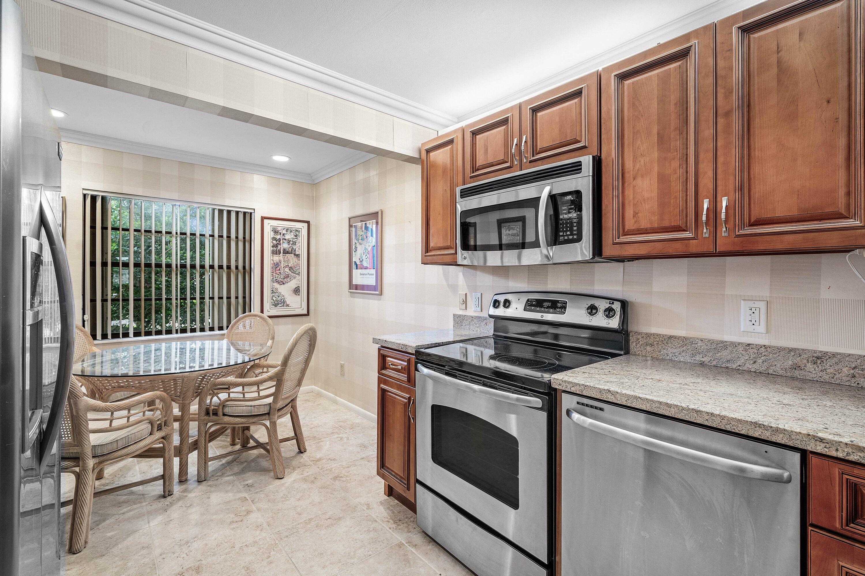 SOUTHPORT AT HUNTERS RUN CONDO - Residential
