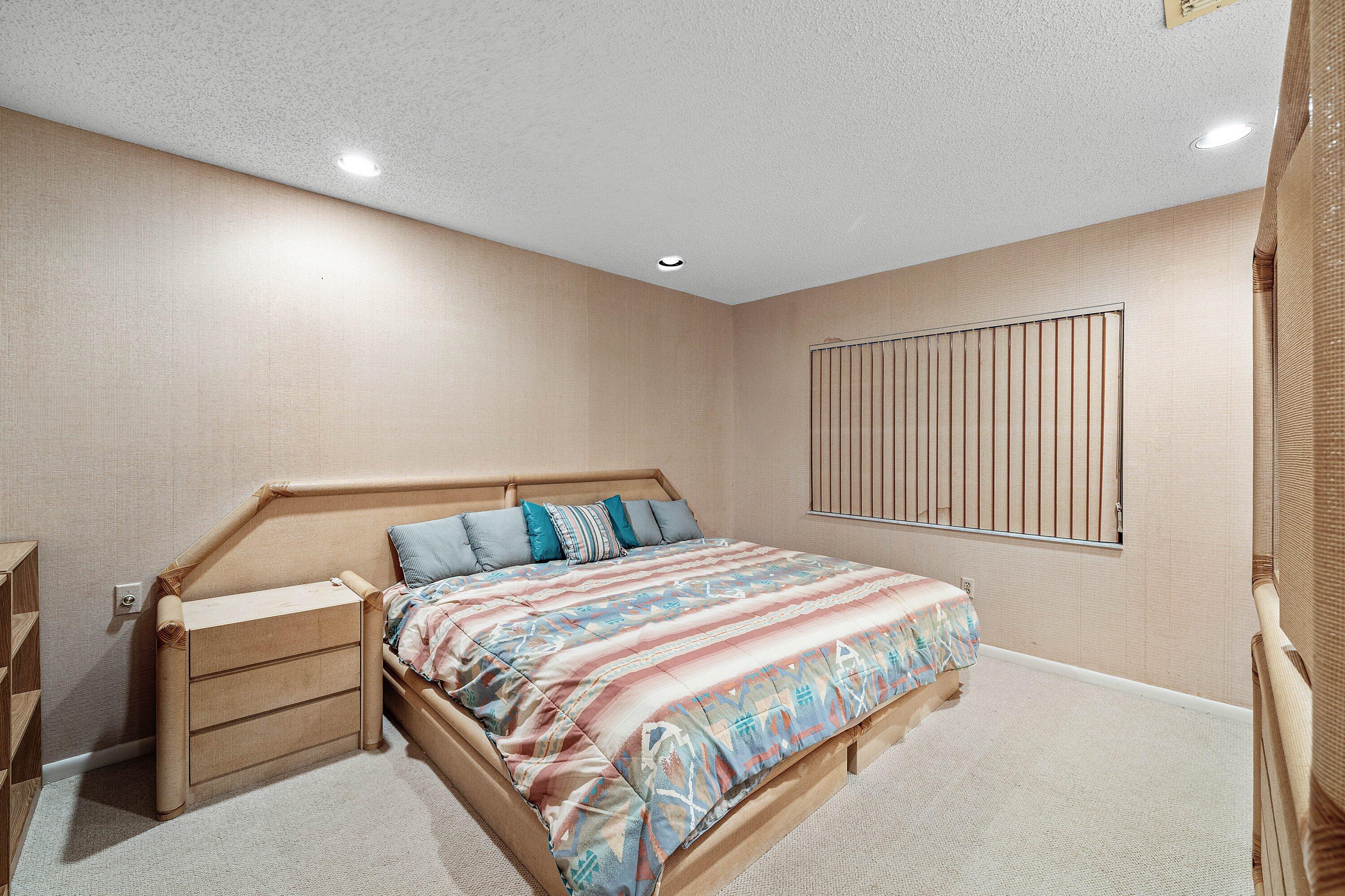 SOUTHPORT AT HUNTERS RUN CONDO - Residential