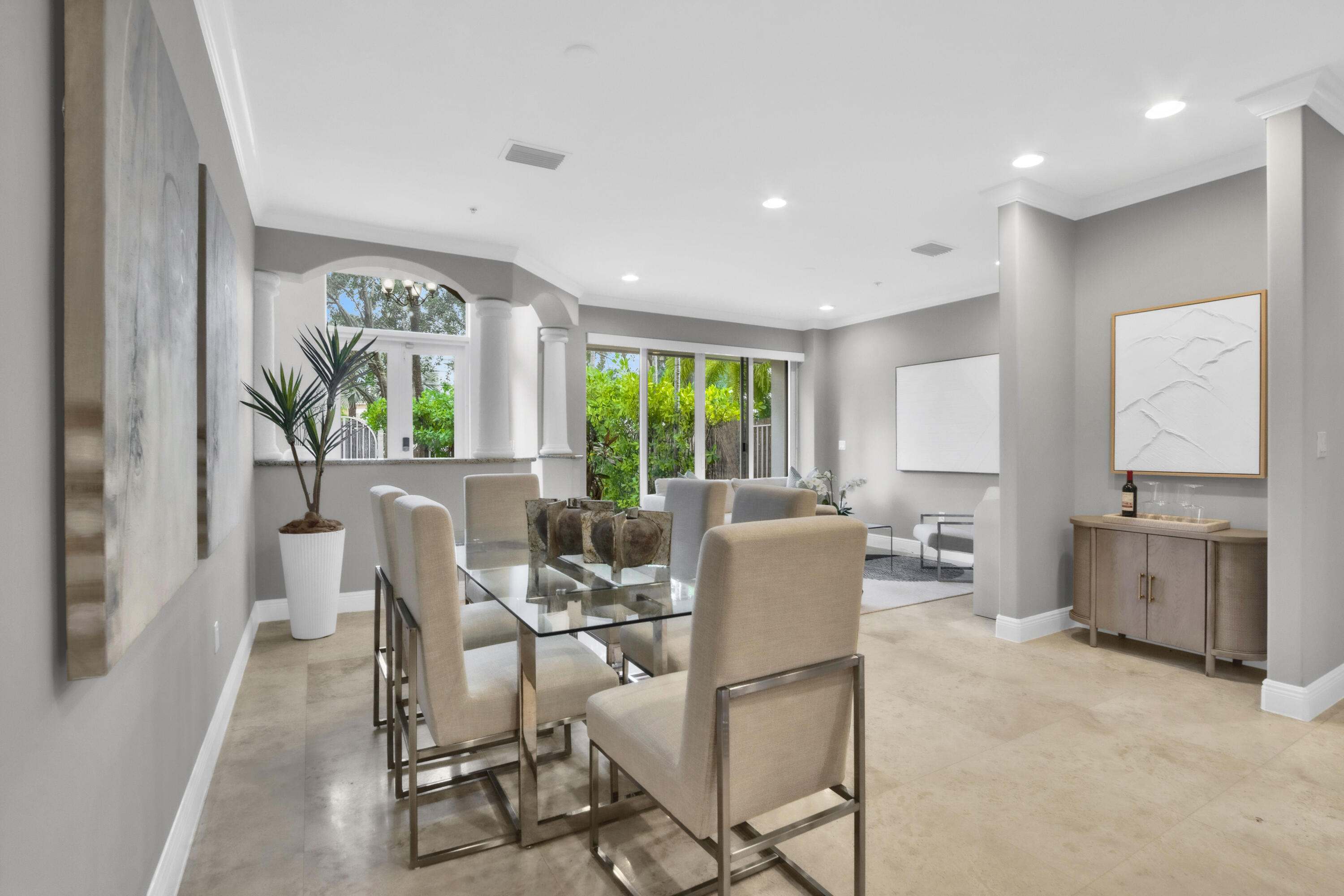 GRANDEUR - Residential