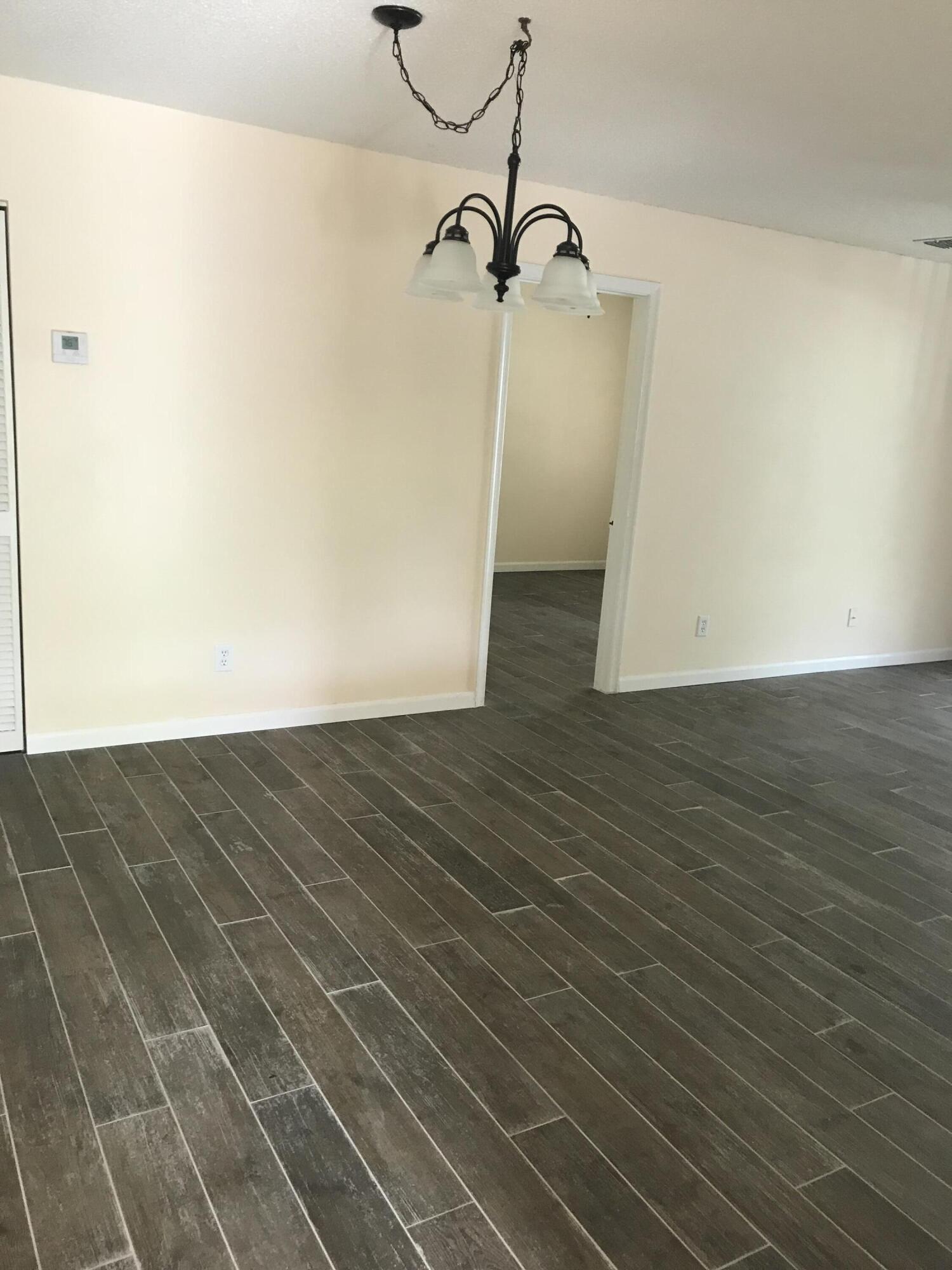 GRENADIER LAKES AT WELLEBY CONDO - Residential