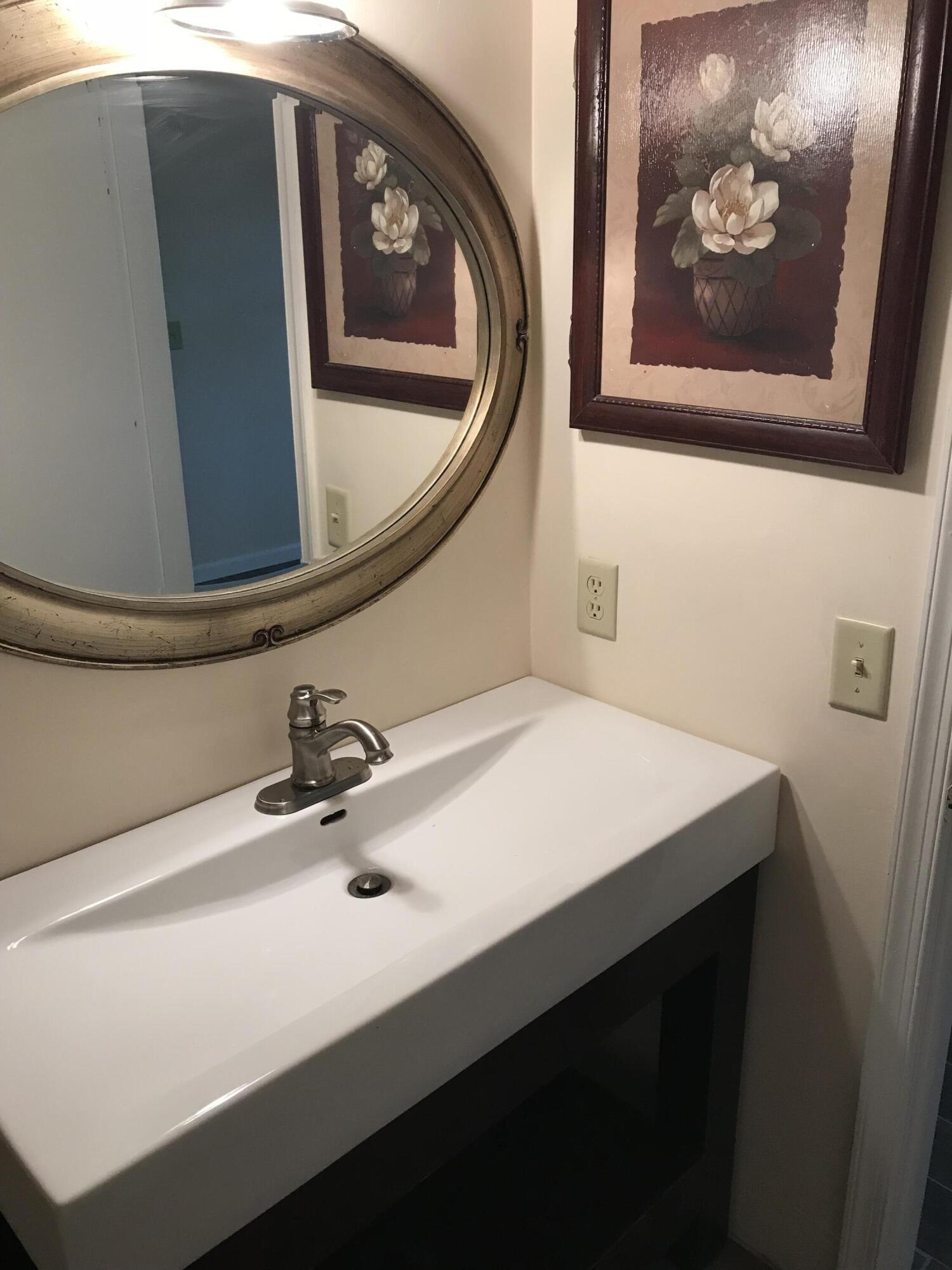 GRENADIER LAKES AT WELLEBY CONDO - Residential