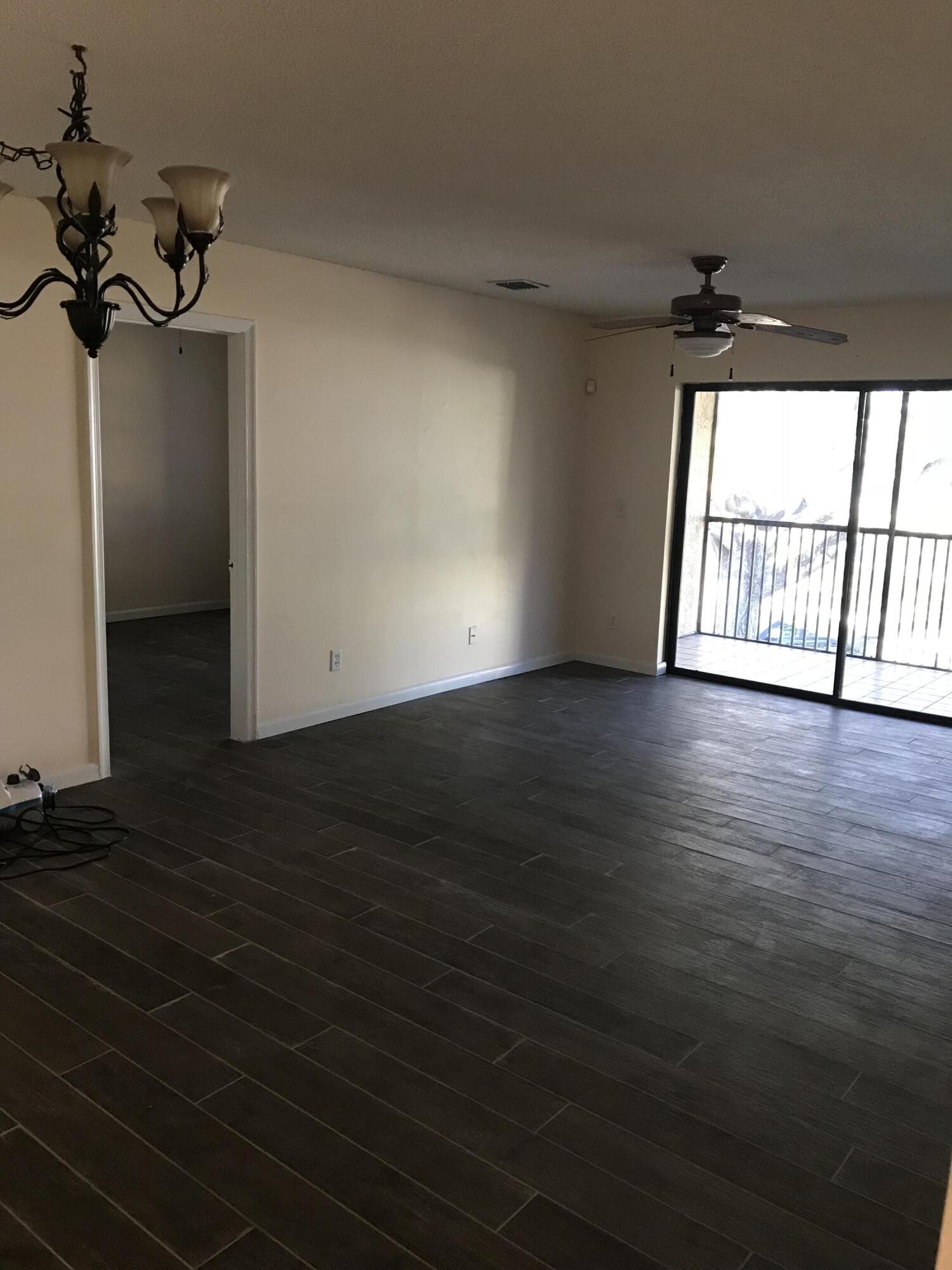 GRENADIER LAKES AT WELLEBY CONDO - Residential