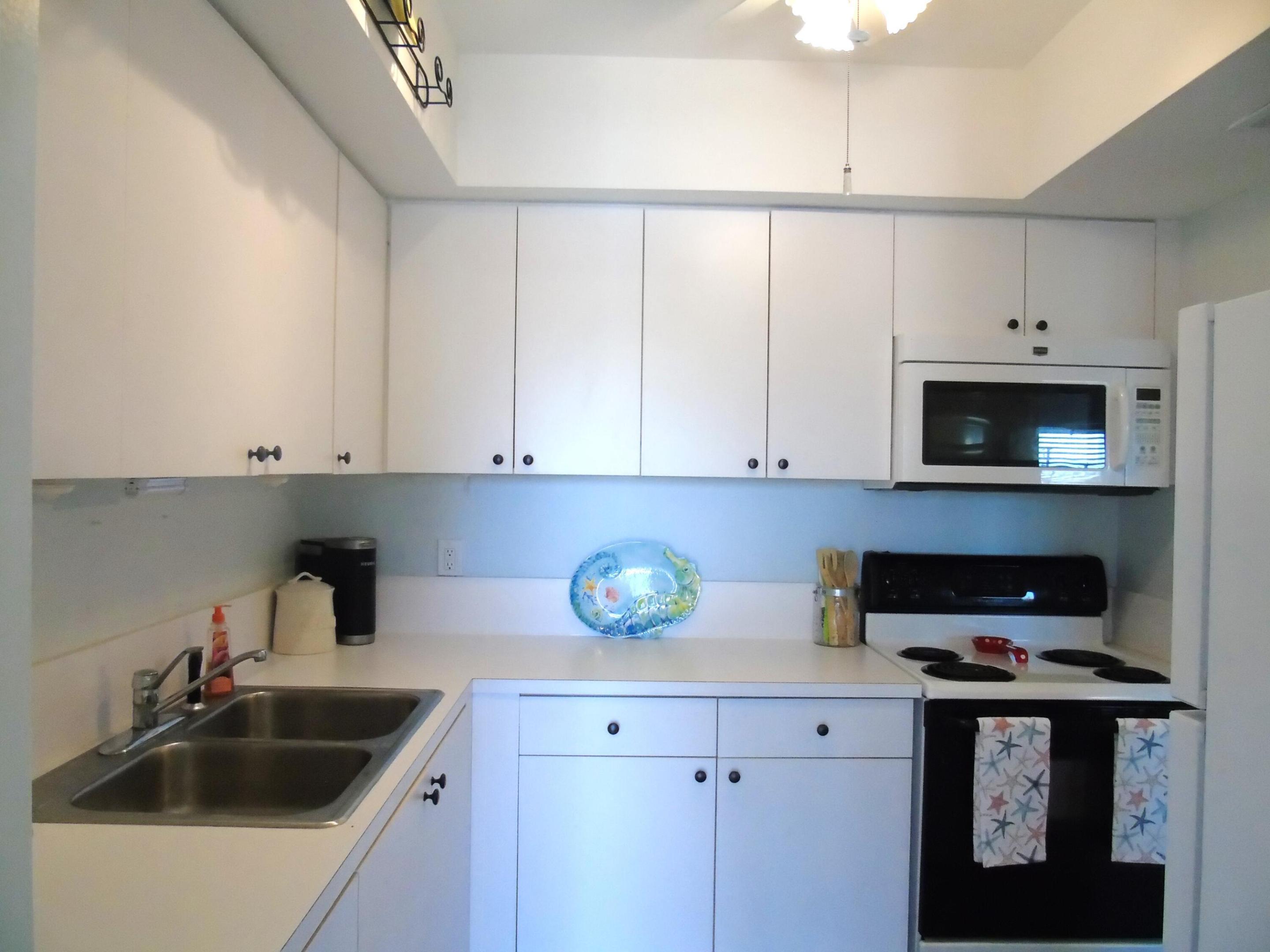 FOUR SEA SUNS CONDO - Residential