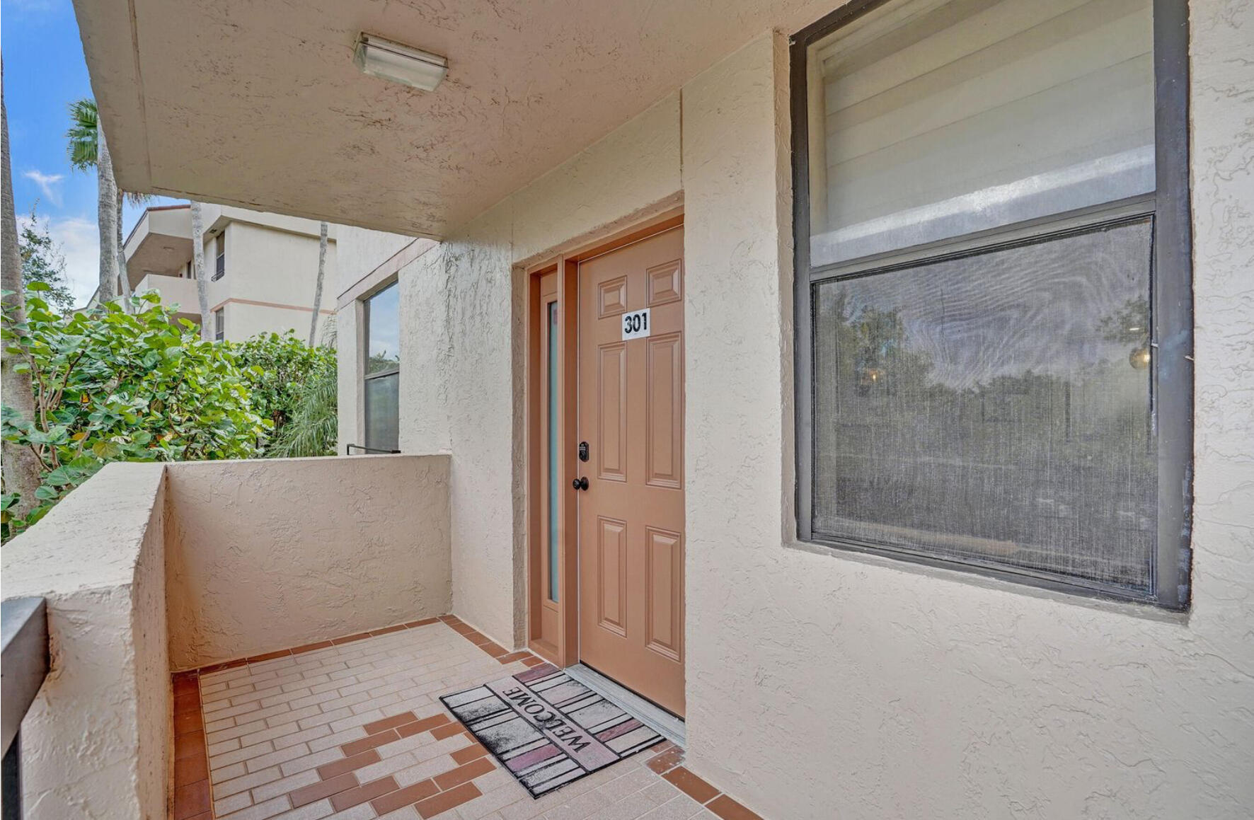 APPLEWOOD VILLAGE II-F CONDO - Residential