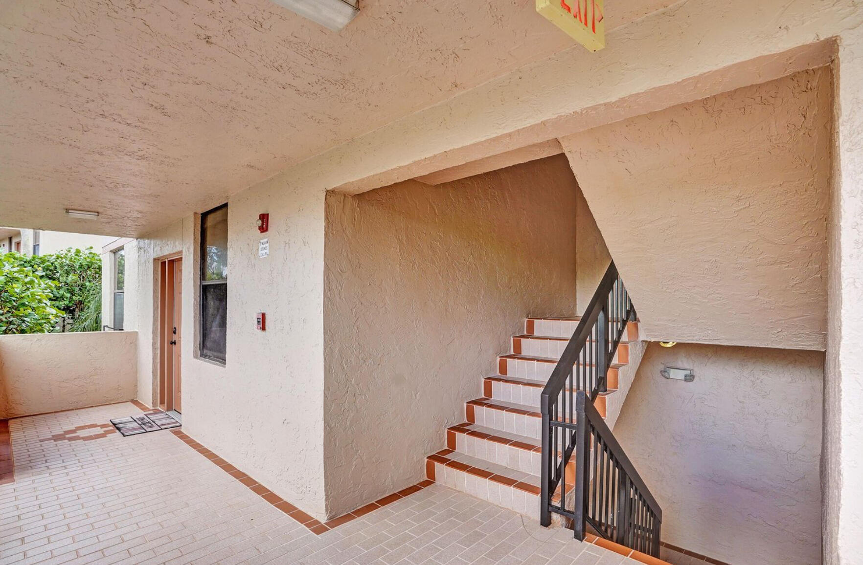 APPLEWOOD VILLAGE II-F CONDO - Residential