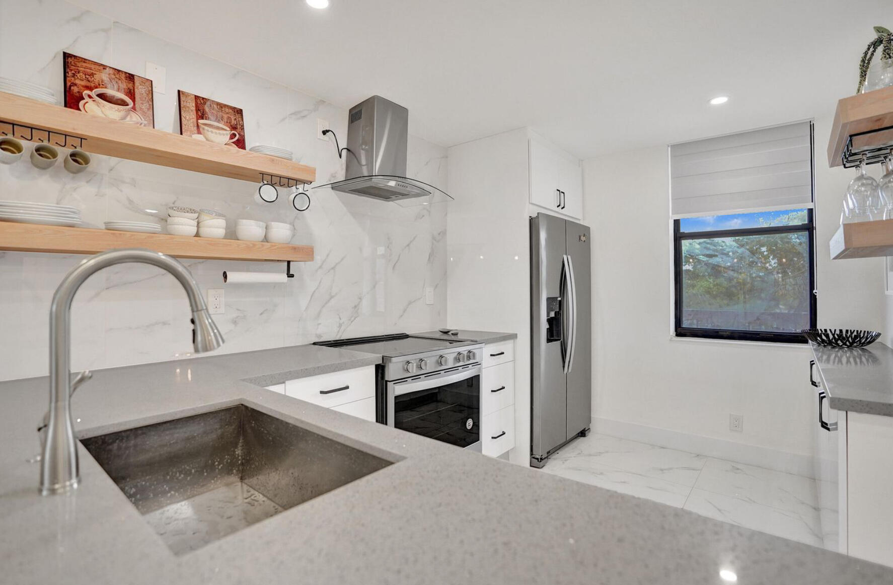 APPLEWOOD VILLAGE II-F CONDO - Residential