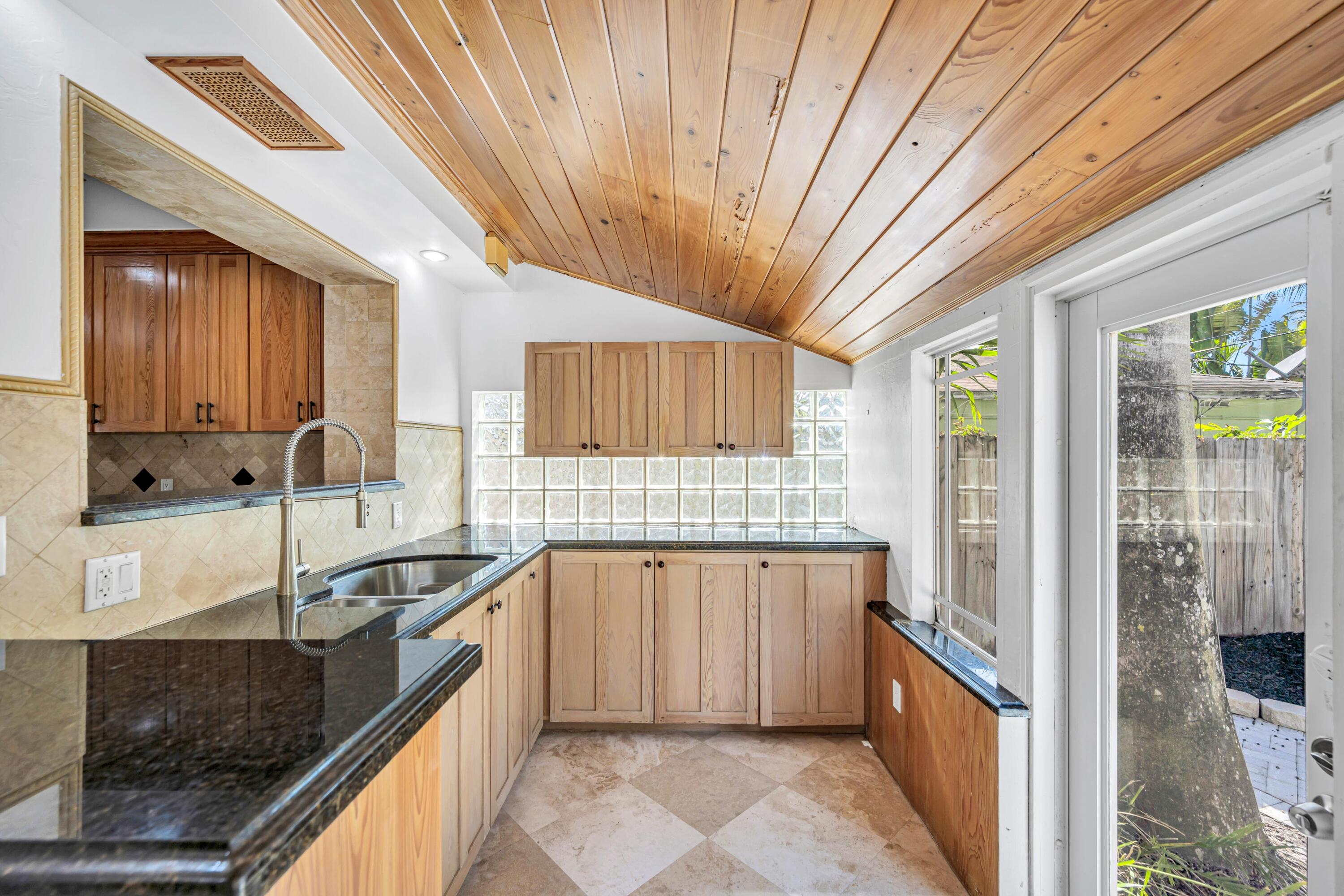 LAS OLAS PARK CORR PLAT - Residential