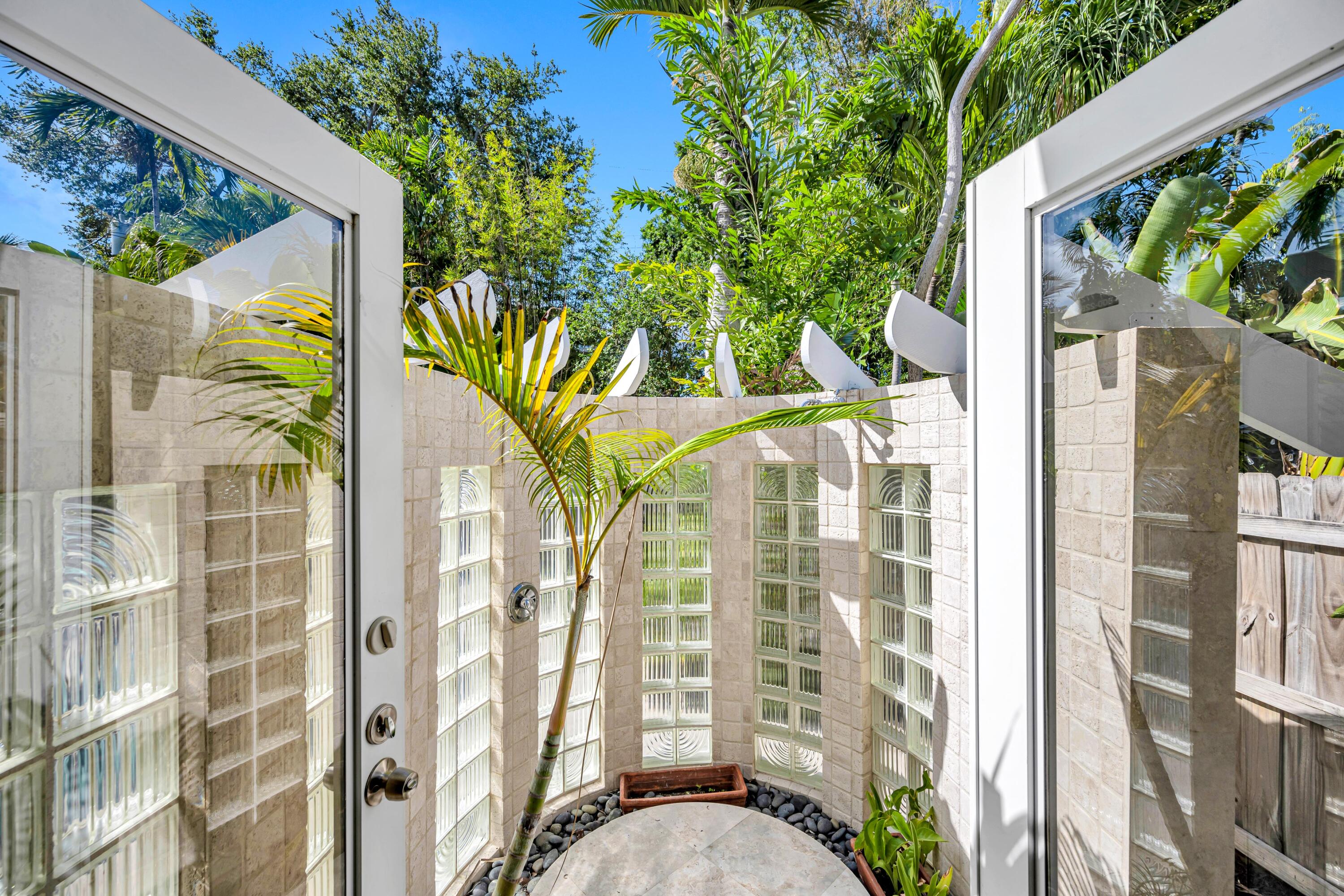 LAS OLAS PARK CORR PLAT - Residential