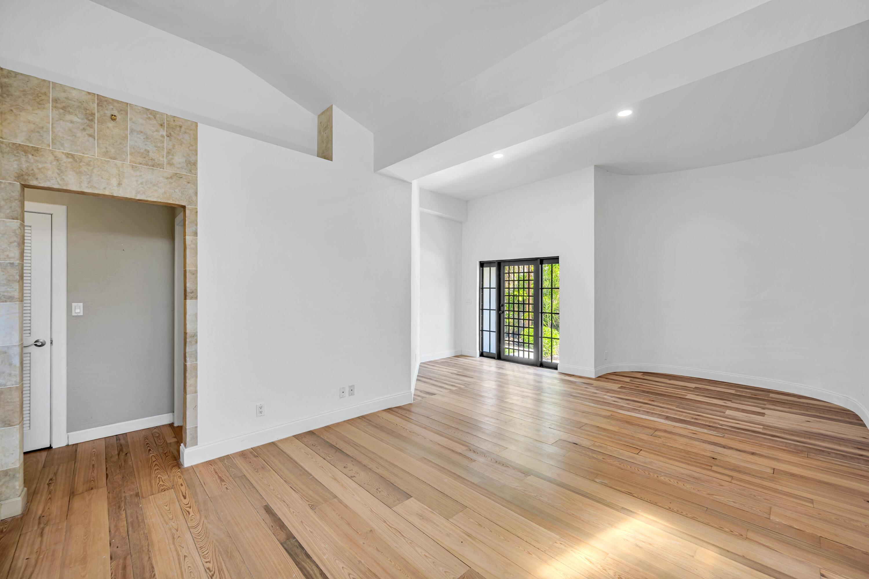 LAS OLAS PARK CORR PLAT - Residential