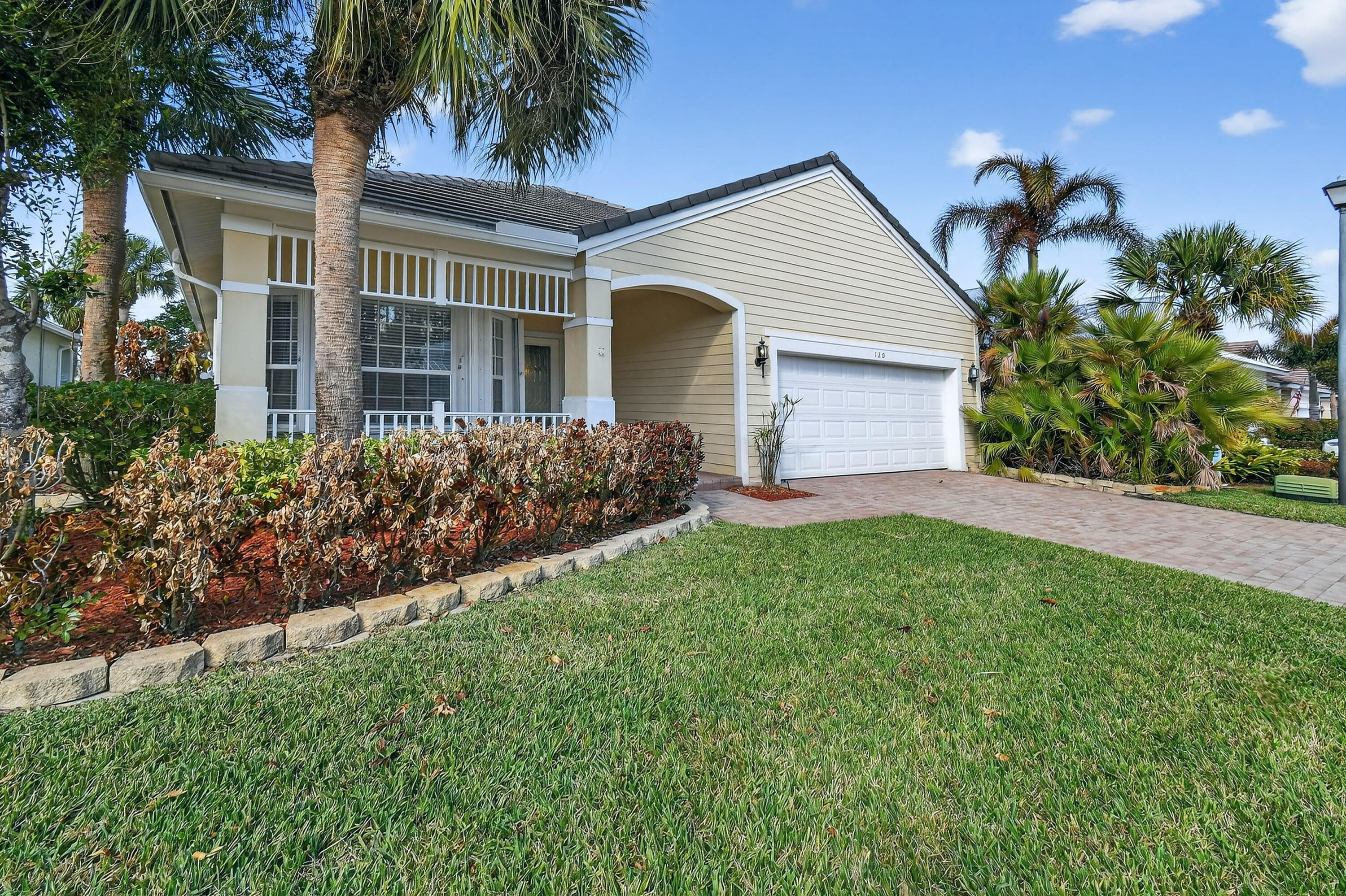 MAGNOLIA LAKES PHASE 1 ST LUCIE WEST NO 151 - Residential