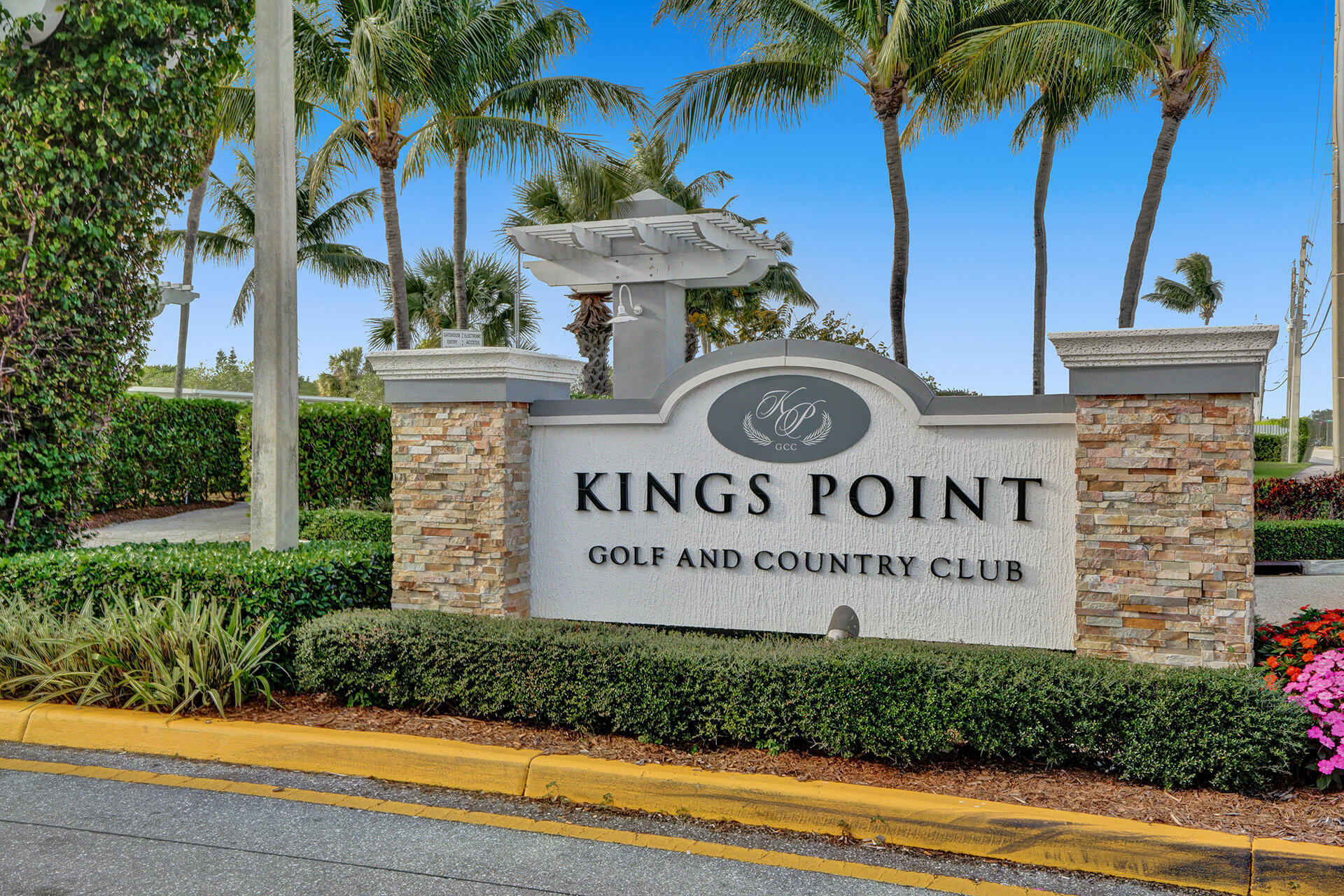 KINGS POINT PIEDMONT CONDOS - Residential