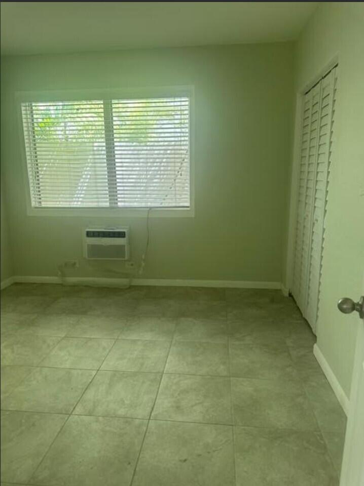 LINCOLN MANOR - Residential Lease