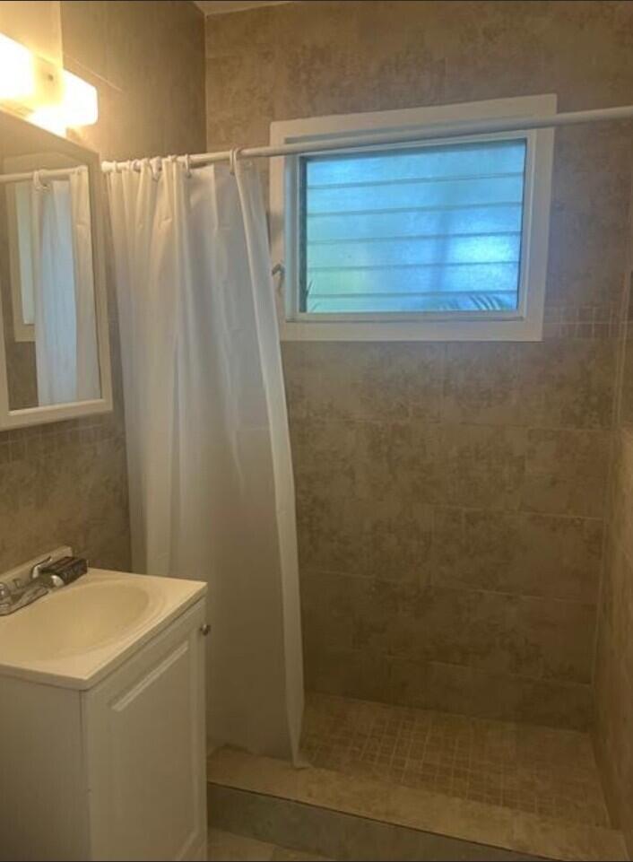 LINCOLN MANOR - Residential Lease