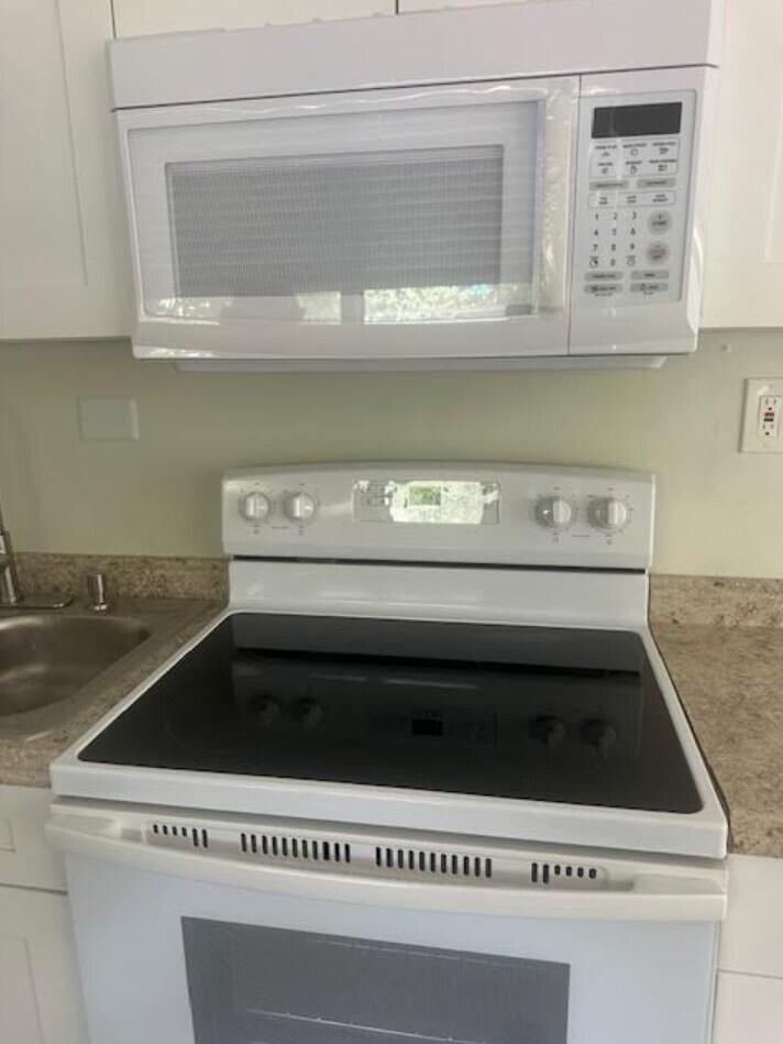 LINCOLN MANOR - Residential Lease