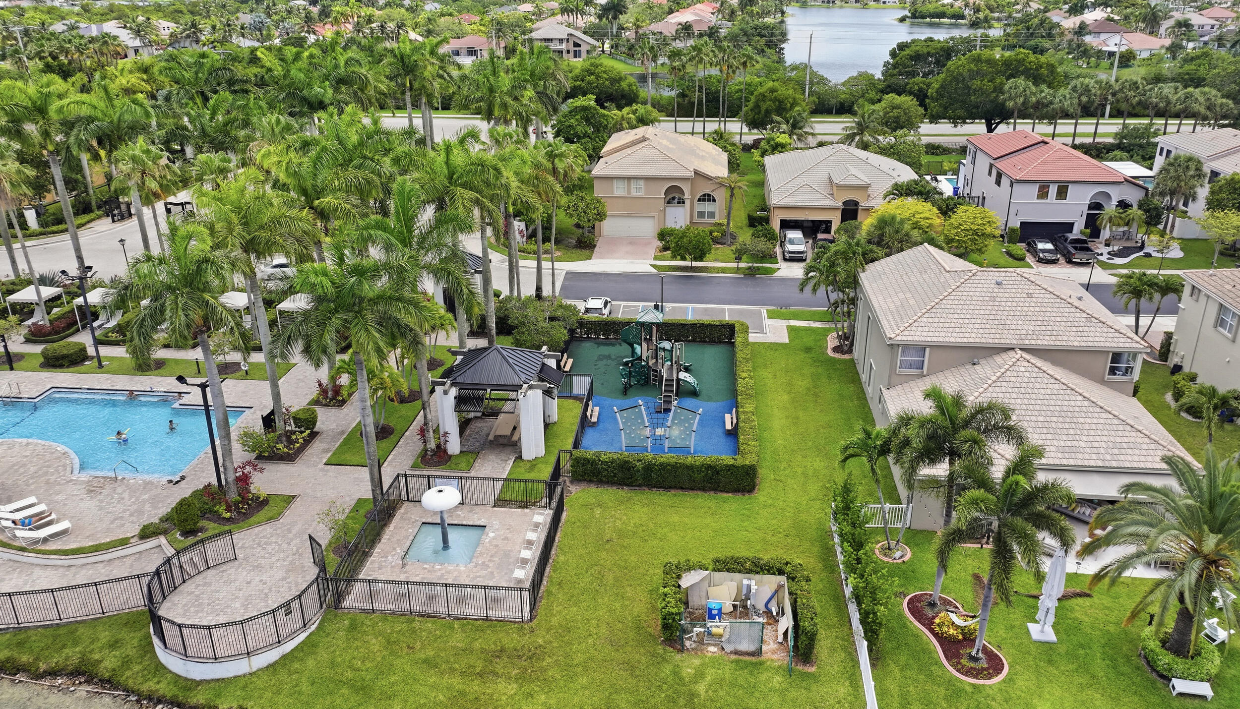 SESSA EIGHT - Residential