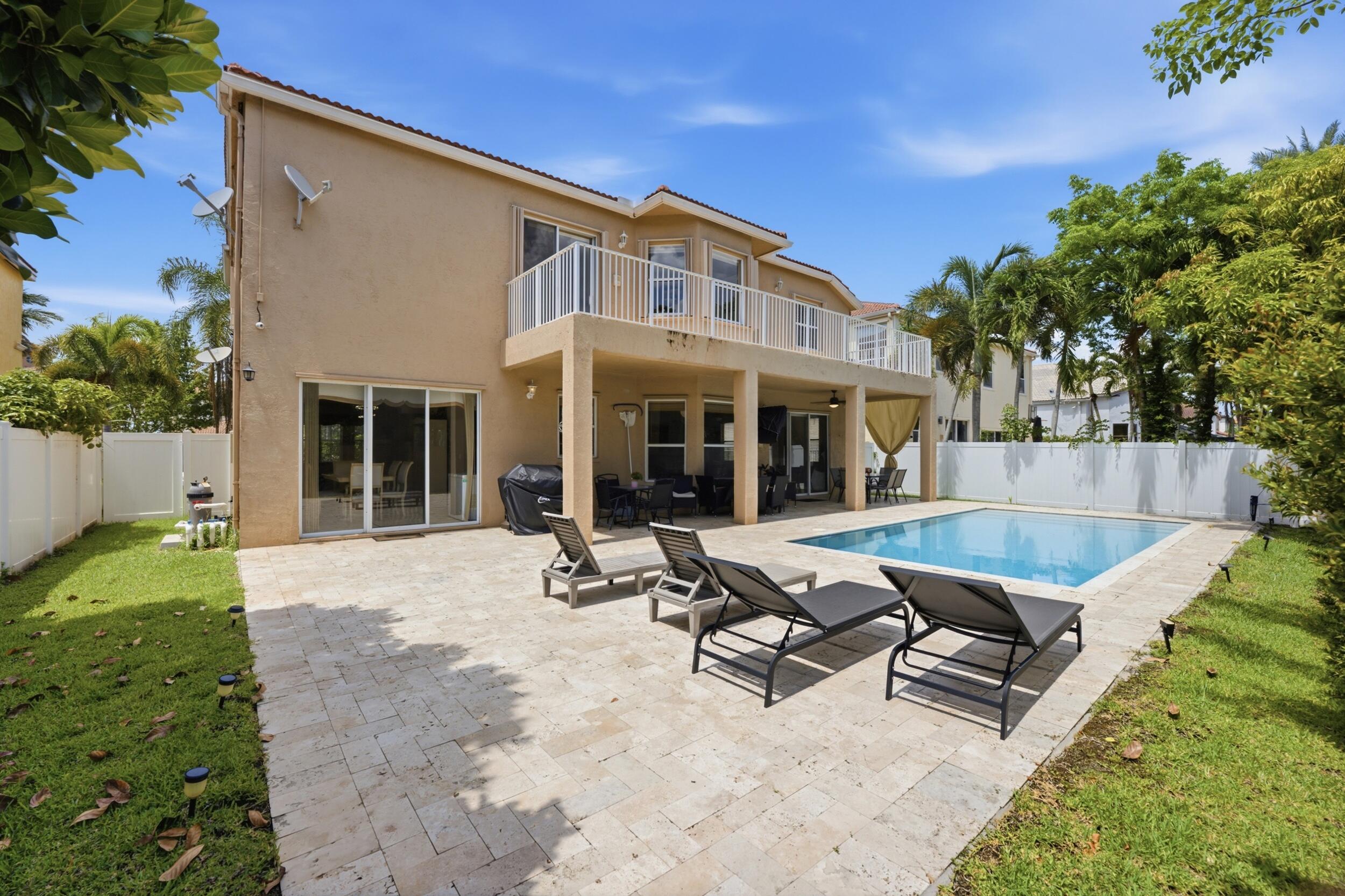 SESSA EIGHT - Residential