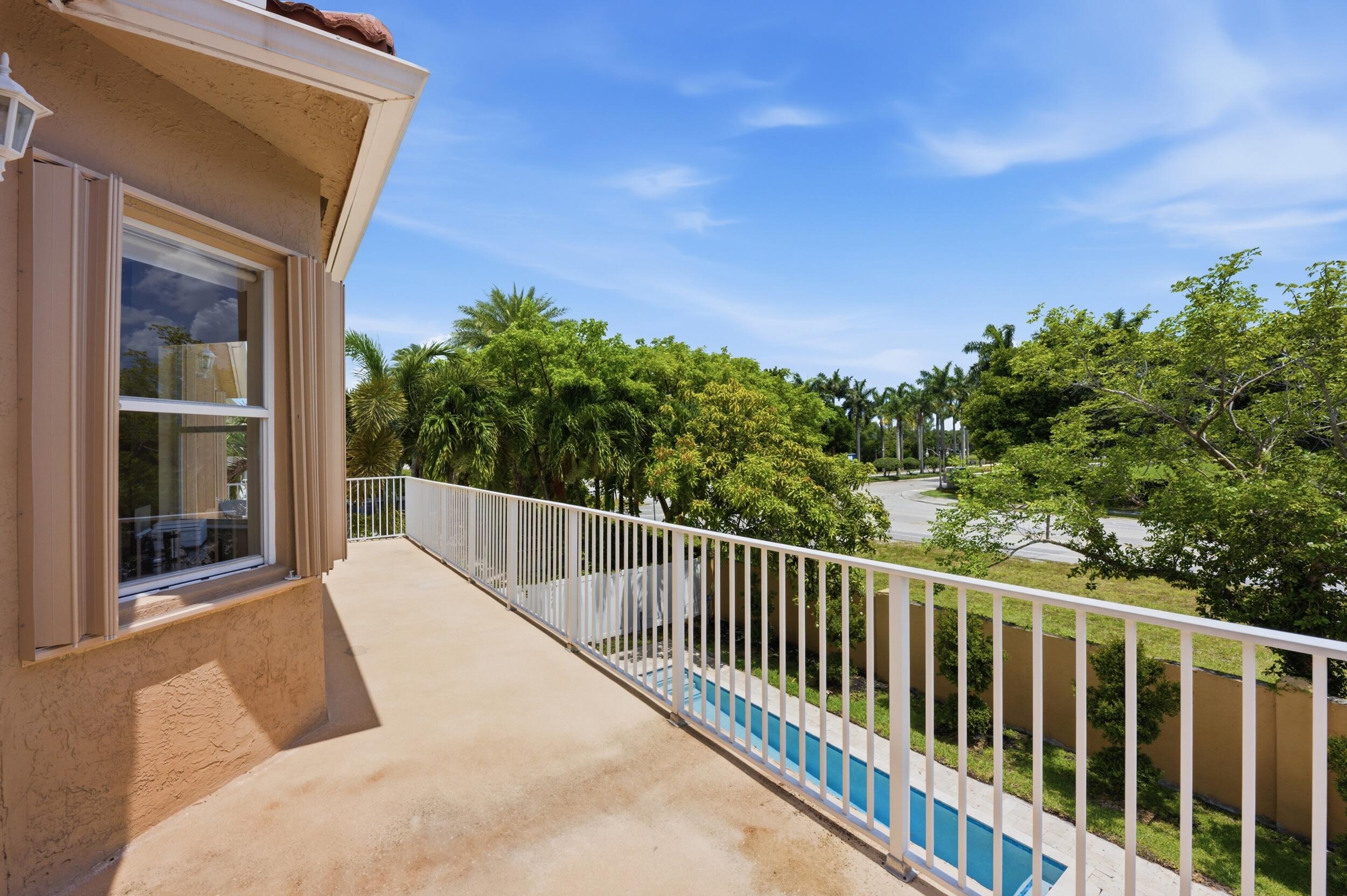 SESSA EIGHT - Residential