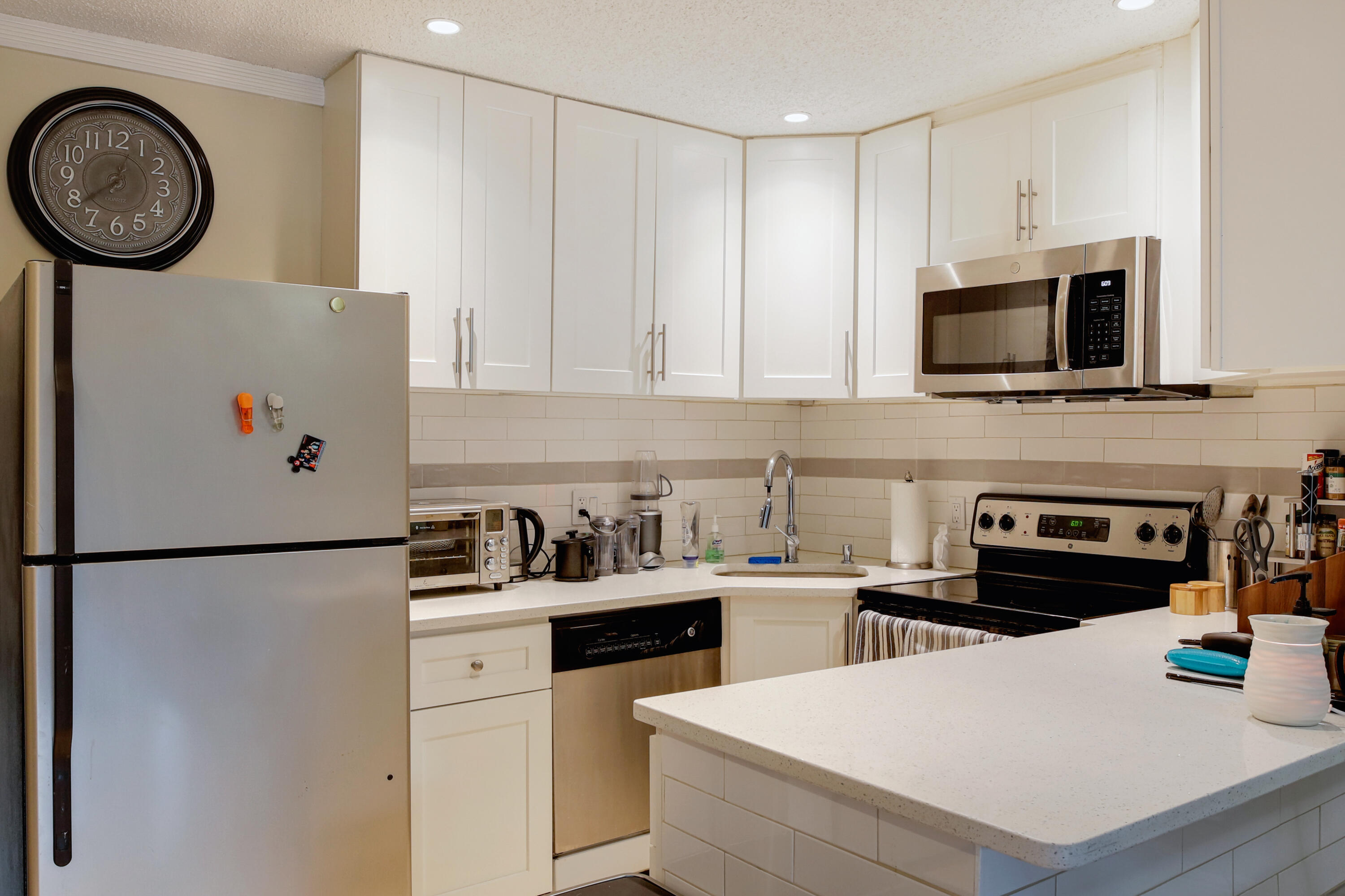 PINE RIDGE NORTH VILLAGE III CONDO - Residential