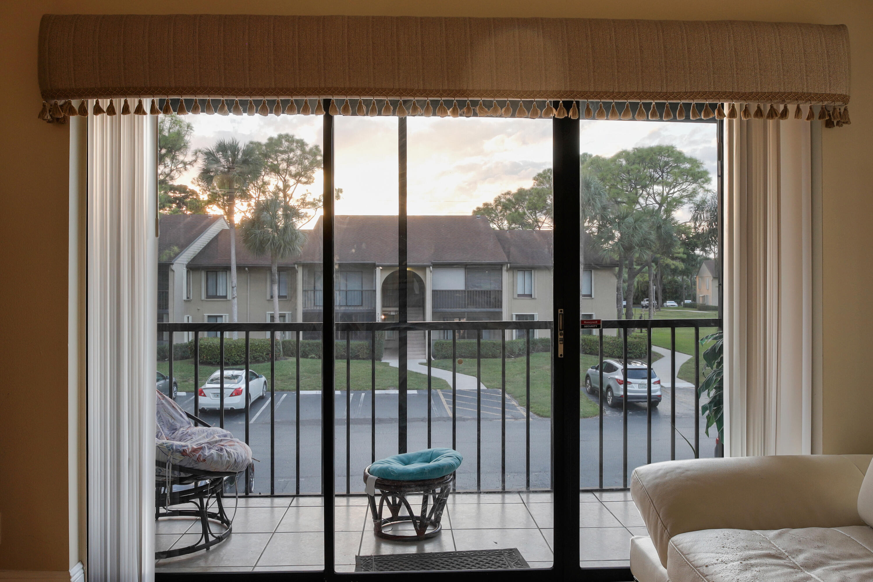 PINE RIDGE NORTH VILLAGE III CONDO - Residential