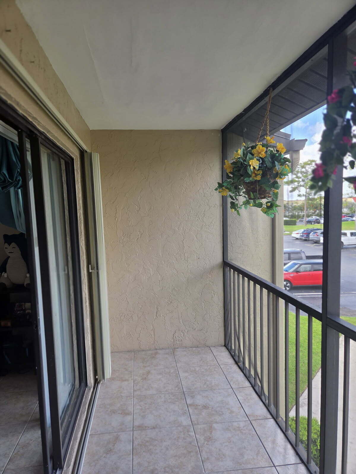 PINE RIDGE NORTH VILLAGE III CONDO - Residential