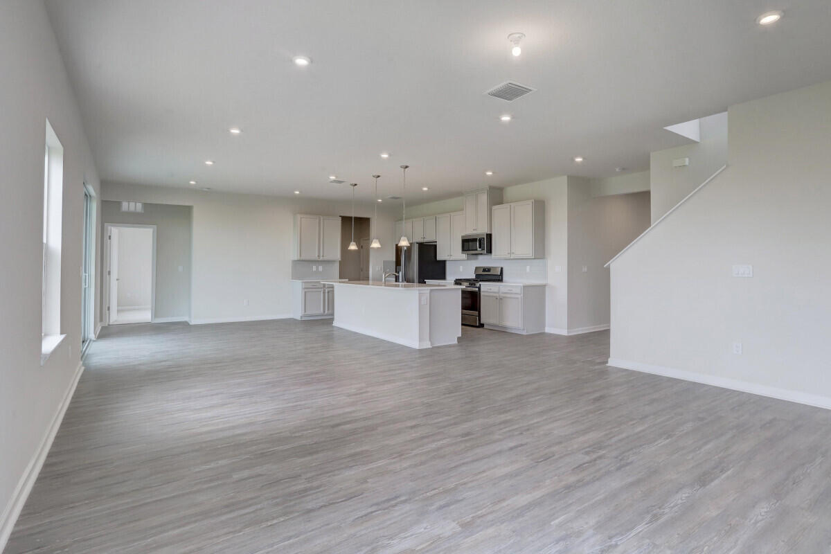 ARDEN PUD POD F EAST - Residential Lease
