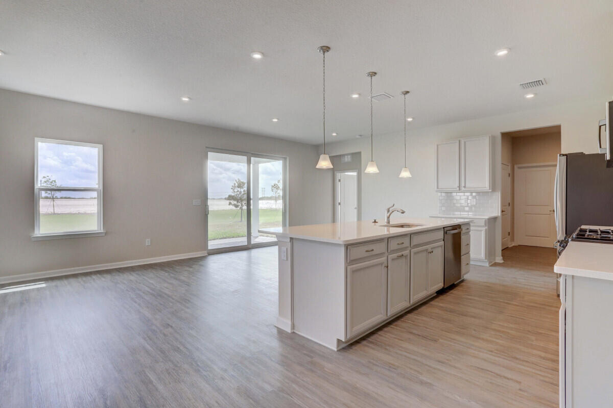 ARDEN PUD POD F EAST - Residential Lease