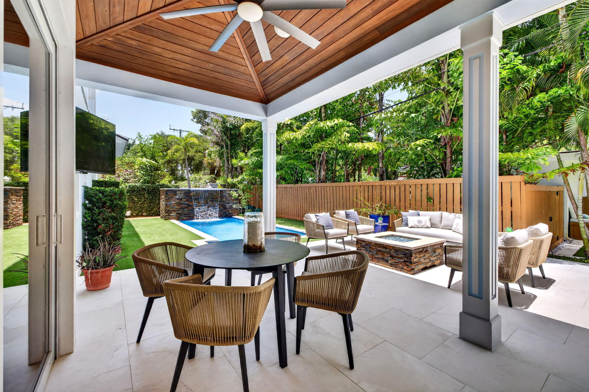 LAUDERDALE HARBORS - Residential
