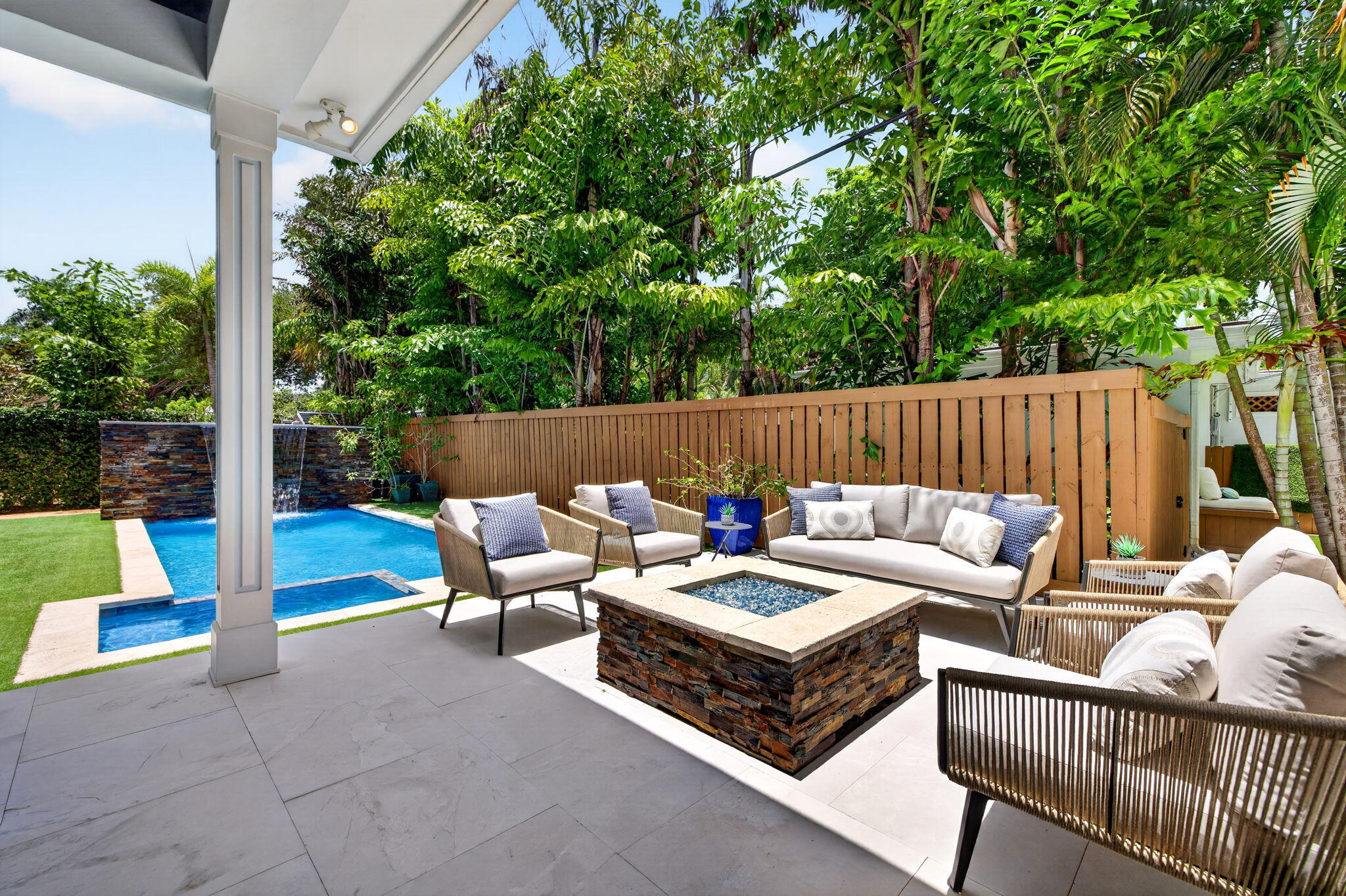 LAUDERDALE HARBORS - Residential