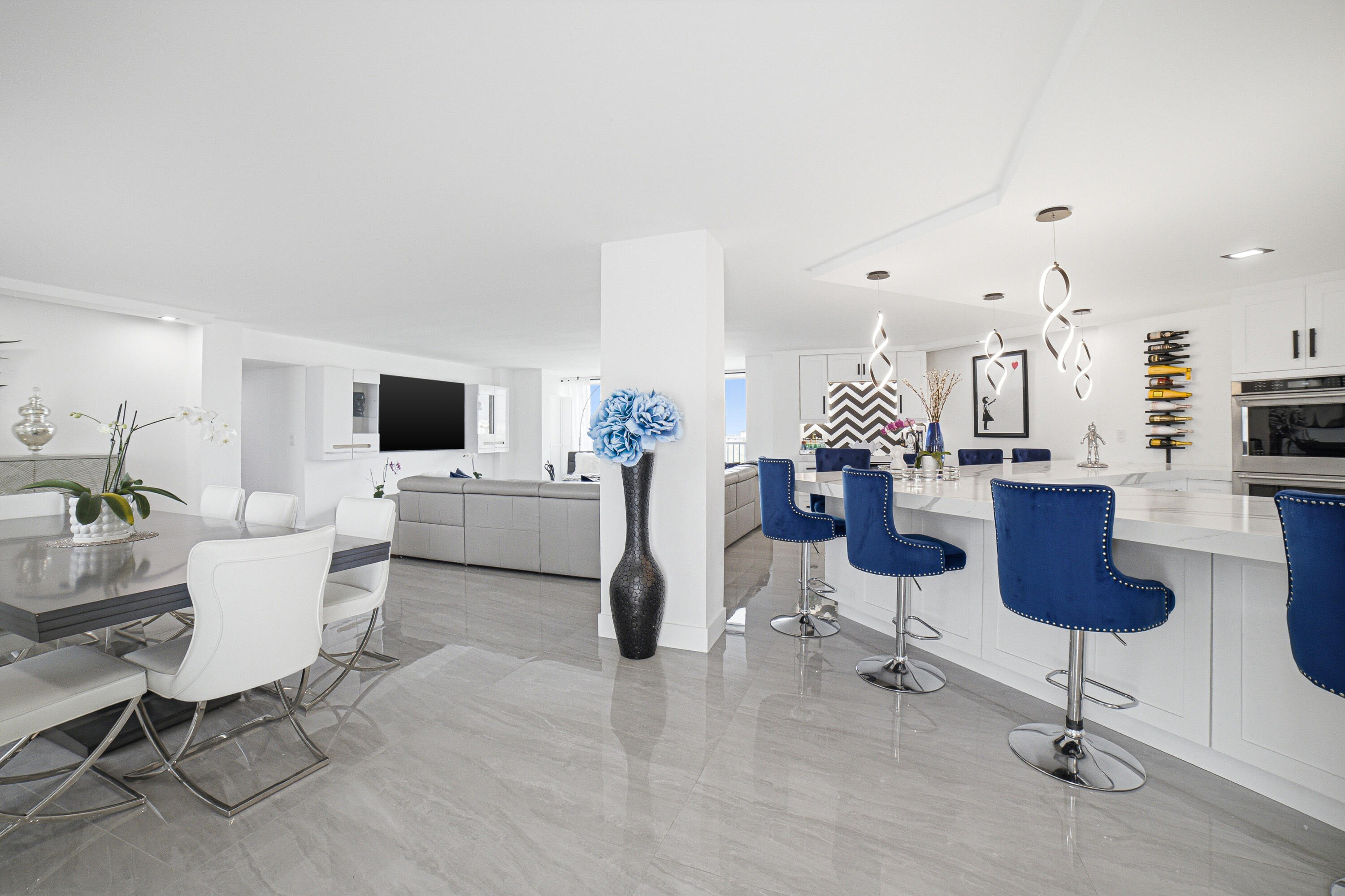HILLSBORO LANDINGS CONDO NO TWO - Residential
