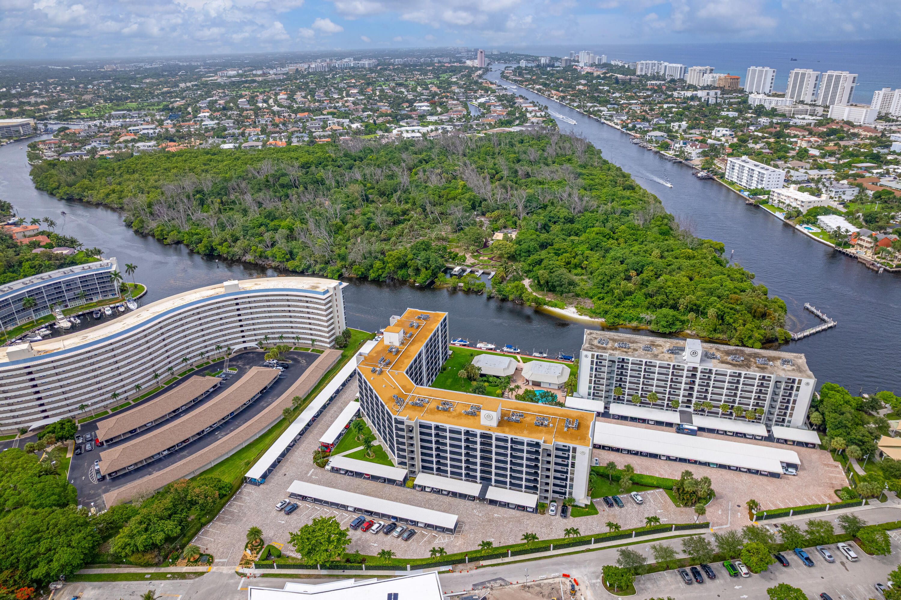 HILLSBORO LANDINGS CONDO NO TWO - Residential
