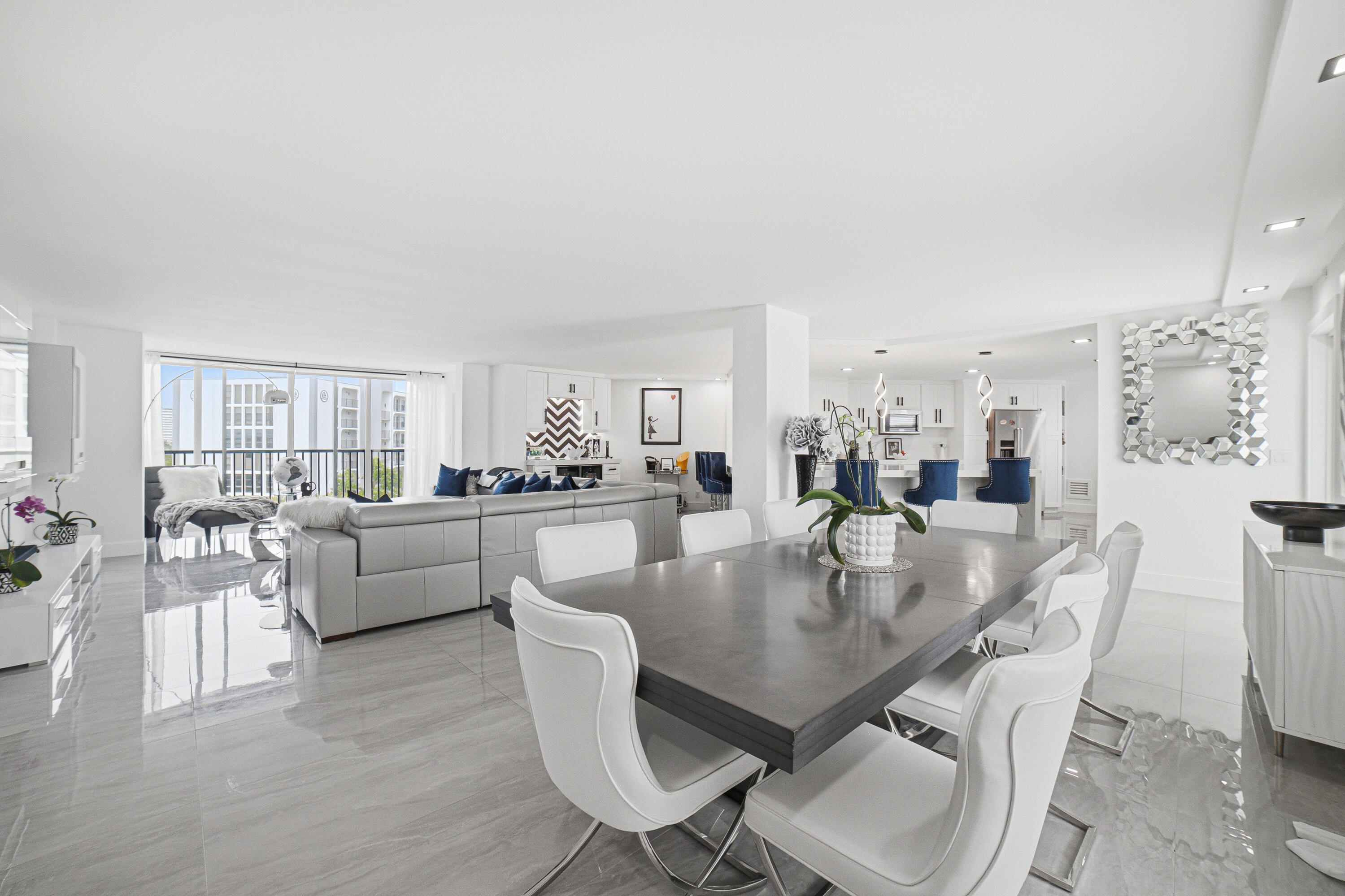 HILLSBORO LANDINGS CONDO NO TWO - Residential