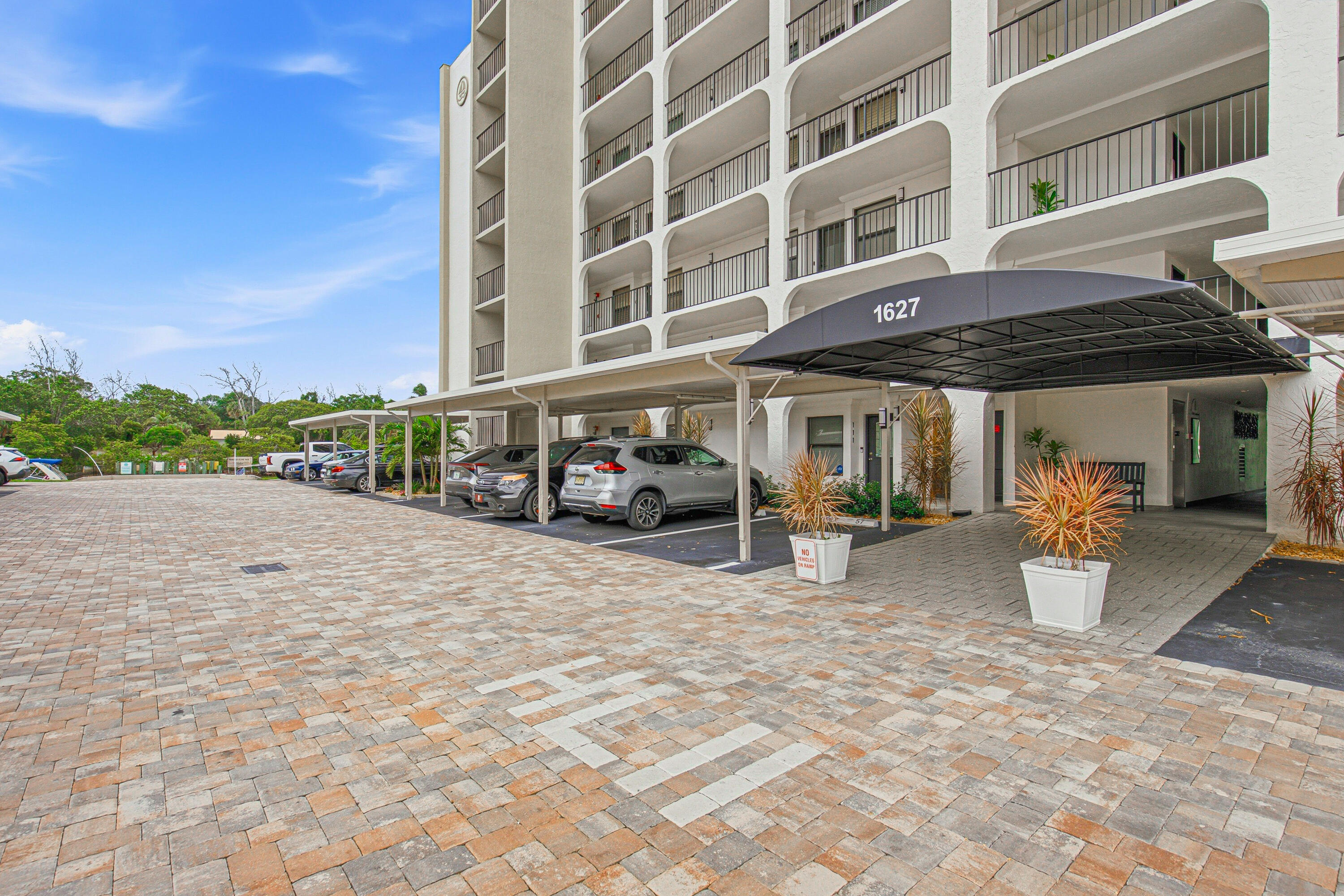 HILLSBORO LANDINGS CONDO NO TWO - Residential