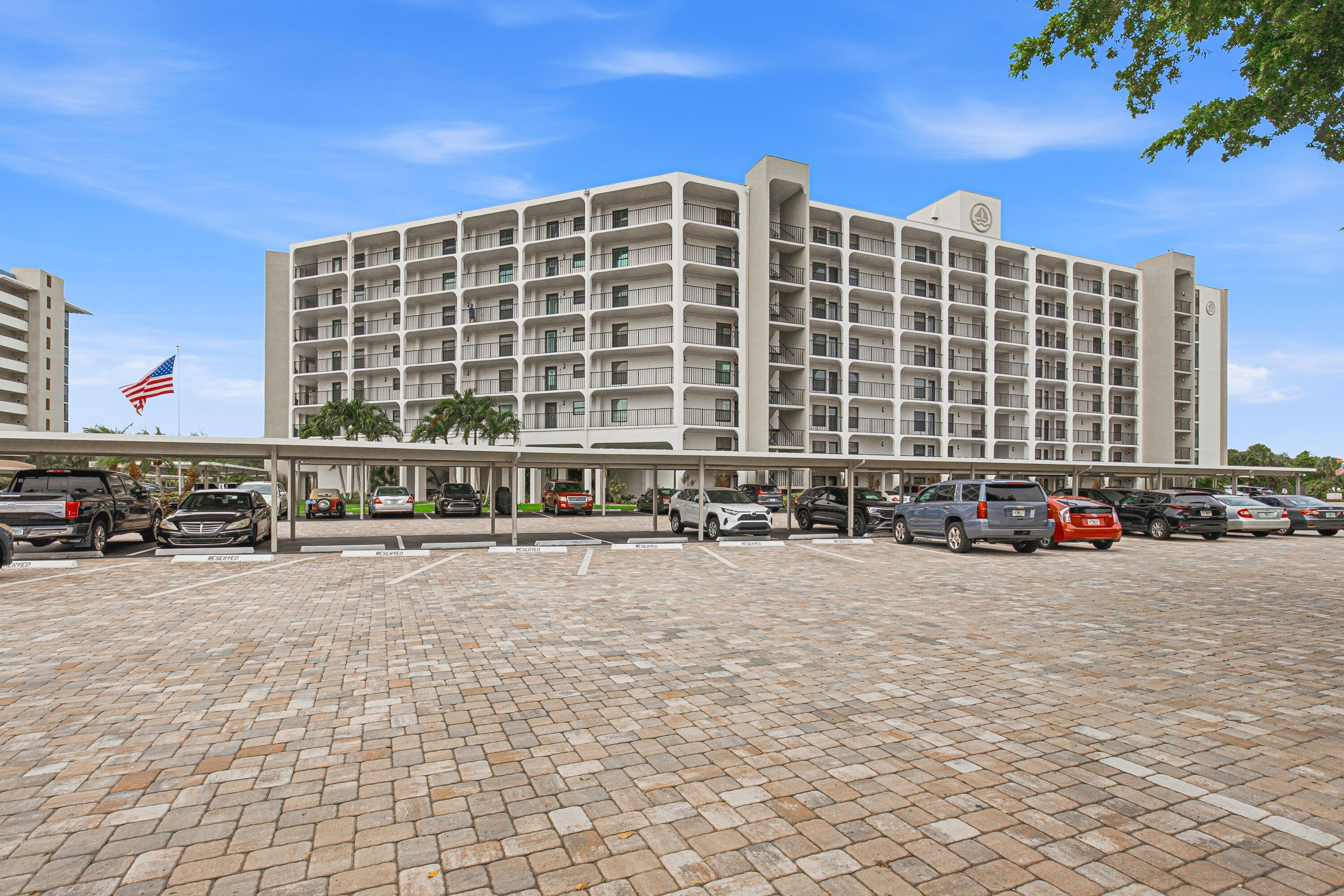 HILLSBORO LANDINGS CONDO NO TWO - Residential