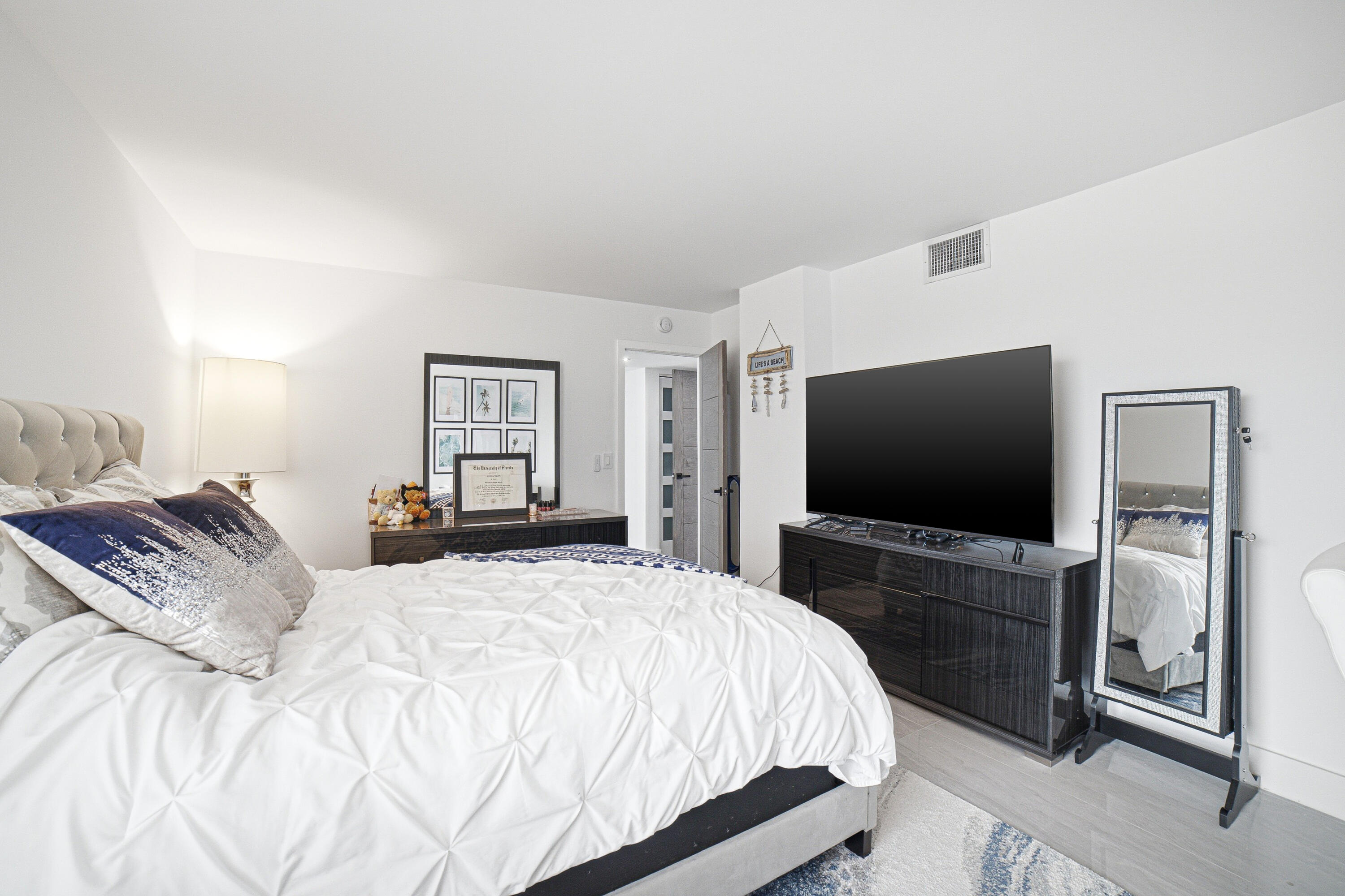 HILLSBORO LANDINGS CONDO NO TWO - Residential