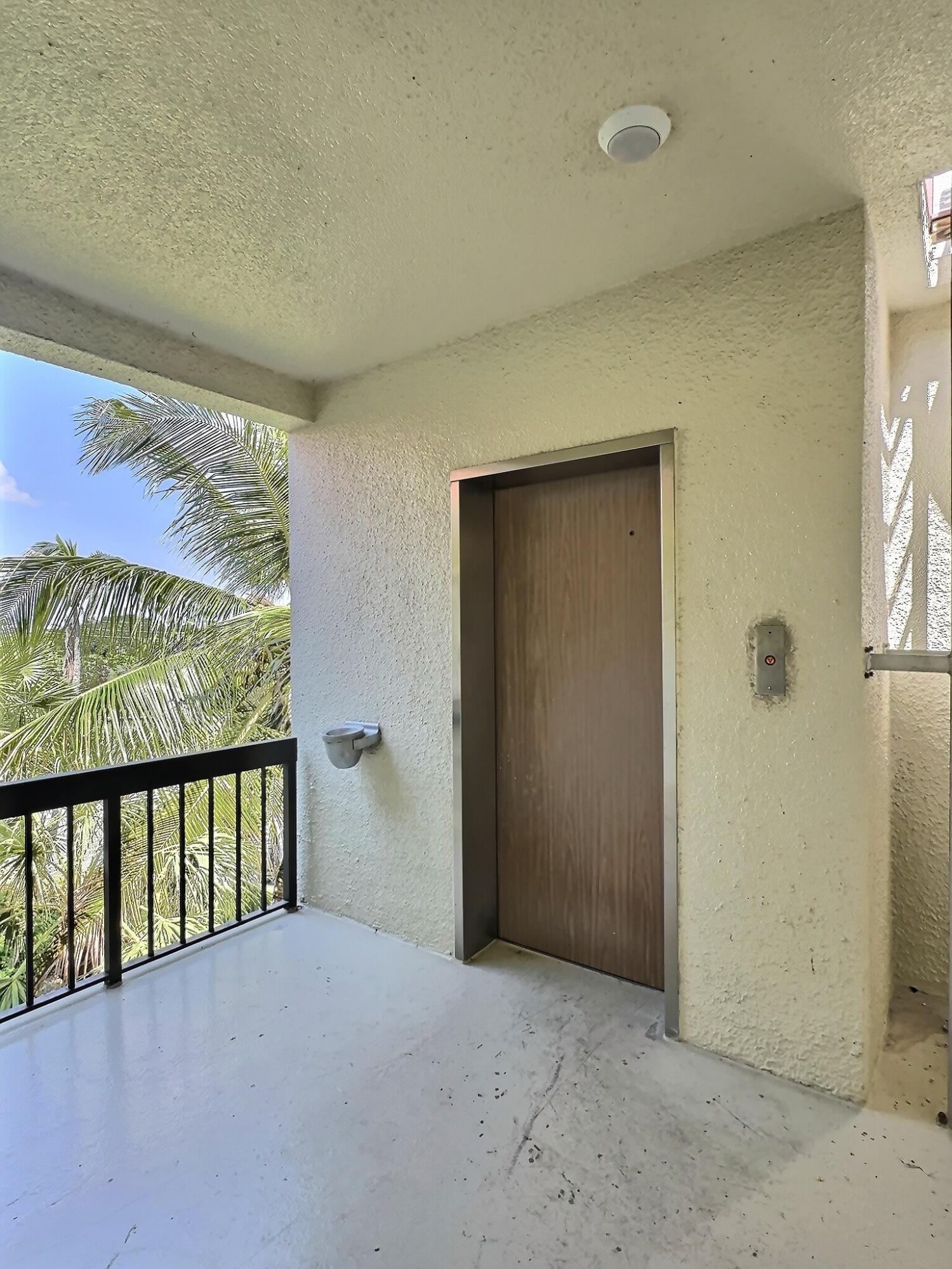 LANDS OF THE PRESIDENT CONDO 8 - Residential Lease