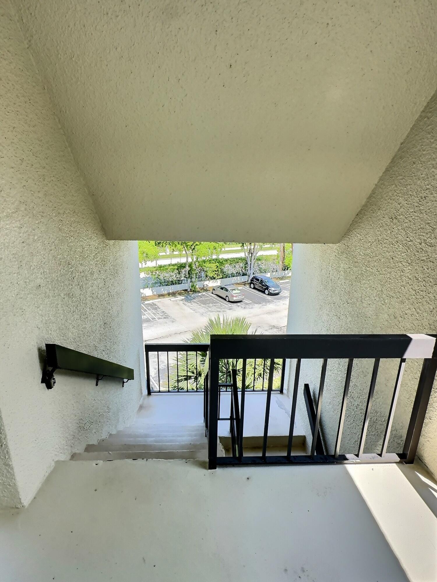 LANDS OF THE PRESIDENT CONDO 8 - Residential Lease