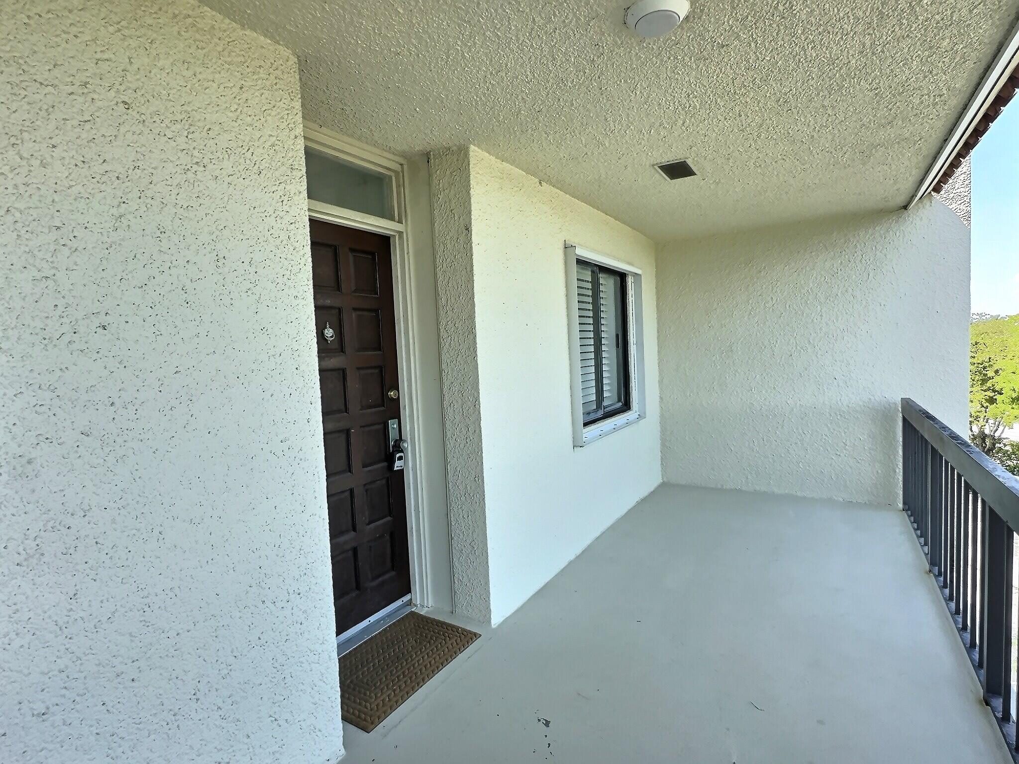 LANDS OF THE PRESIDENT CONDO 8 - Residential Lease